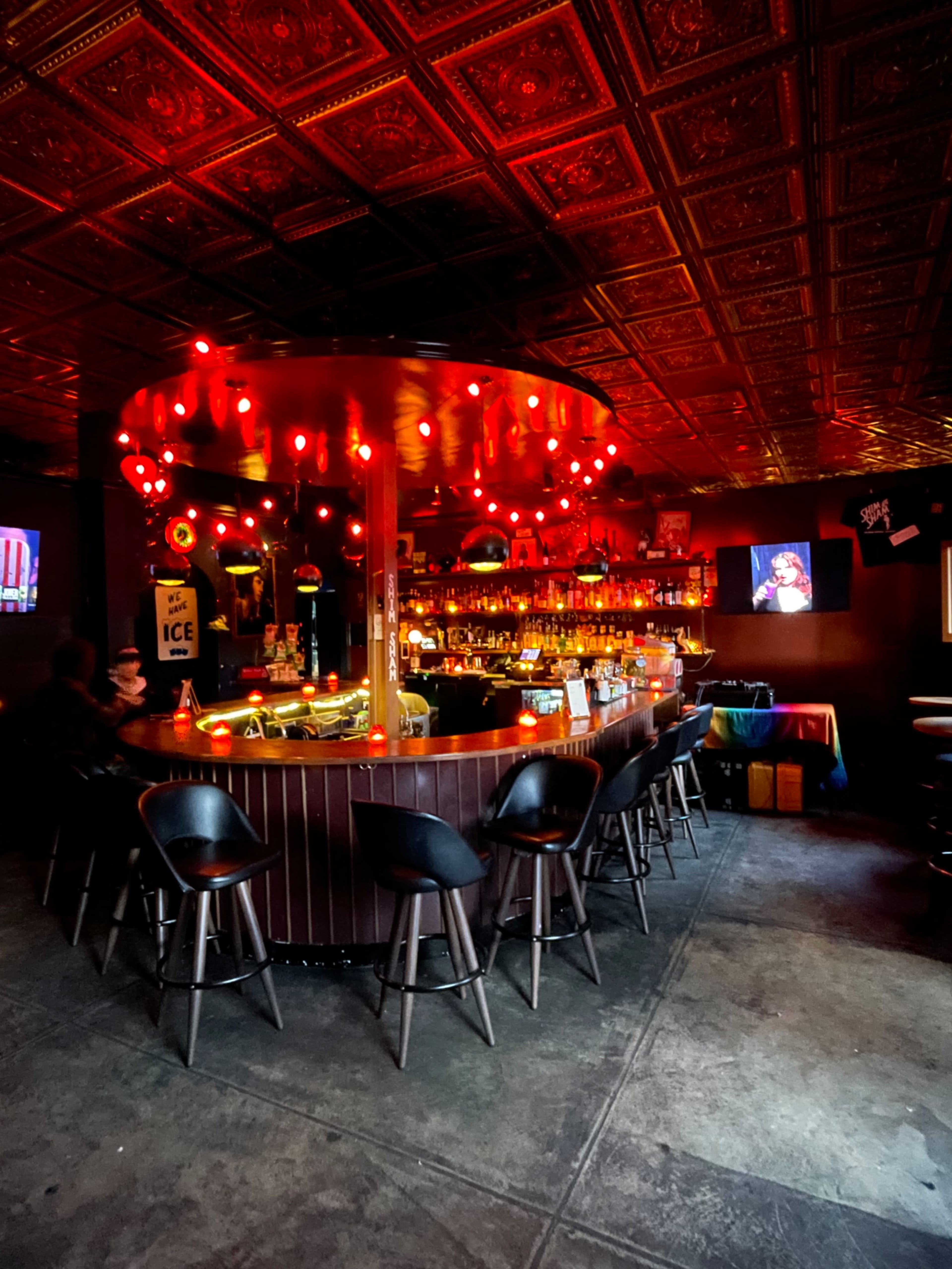 Classic Horseshoe Dive Bar Image in Rampart Village, Los Angeles, CA