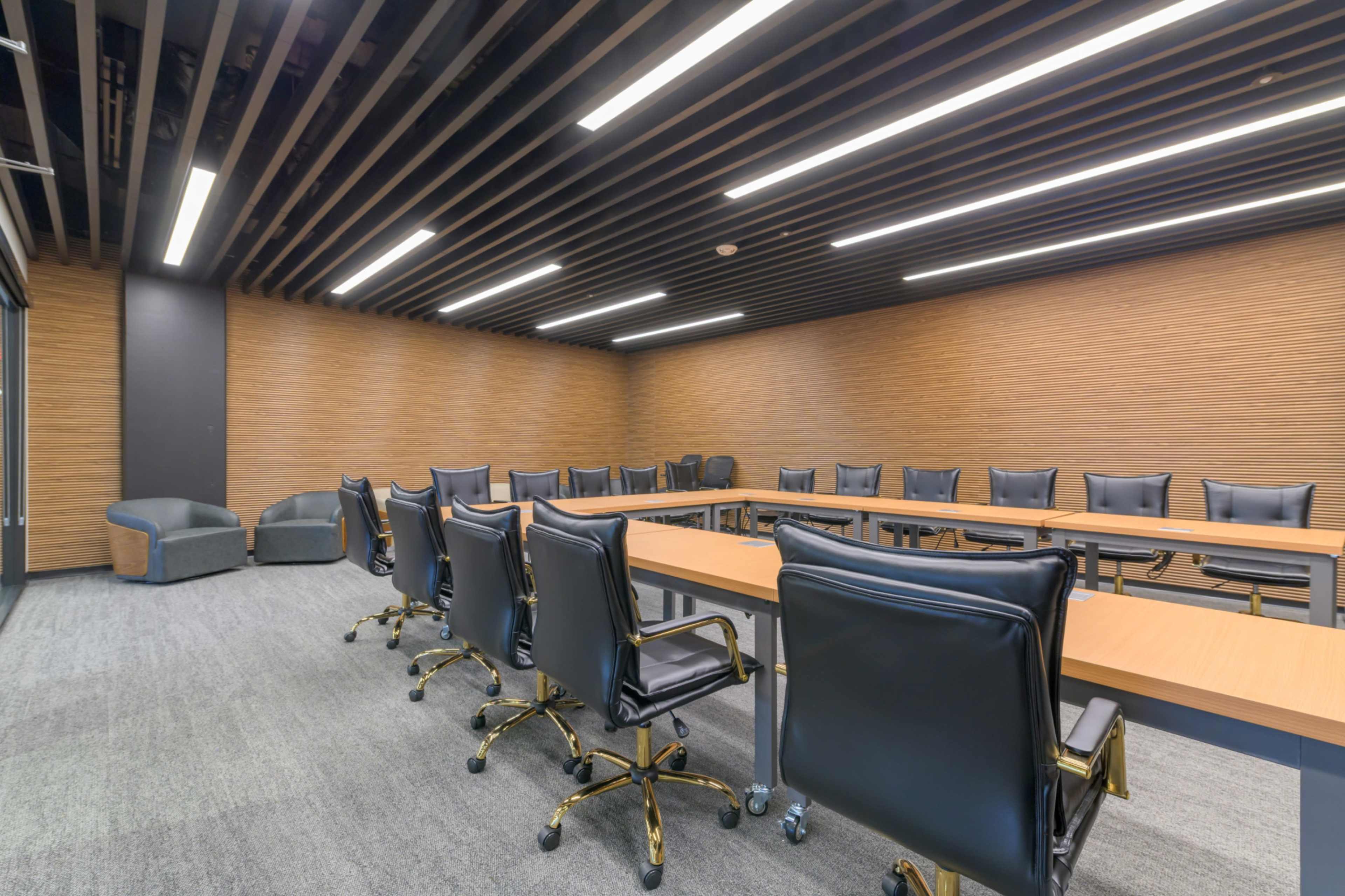 Paramount: Luxurious Uptown Conference Room Image in Downtown Oakland, Oakland, CA