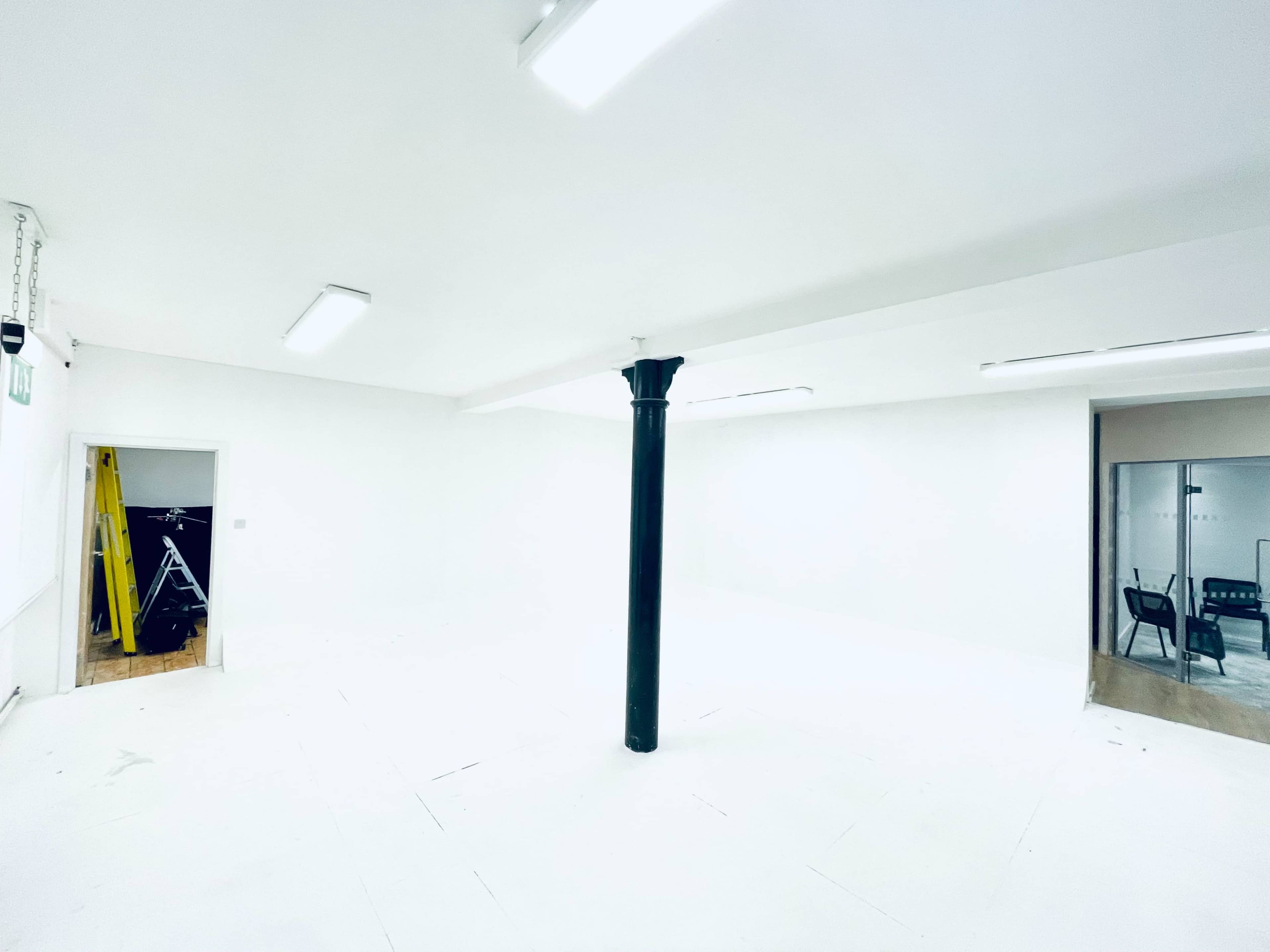 Basement Photo Studio Image in Hoxton, London, ENG