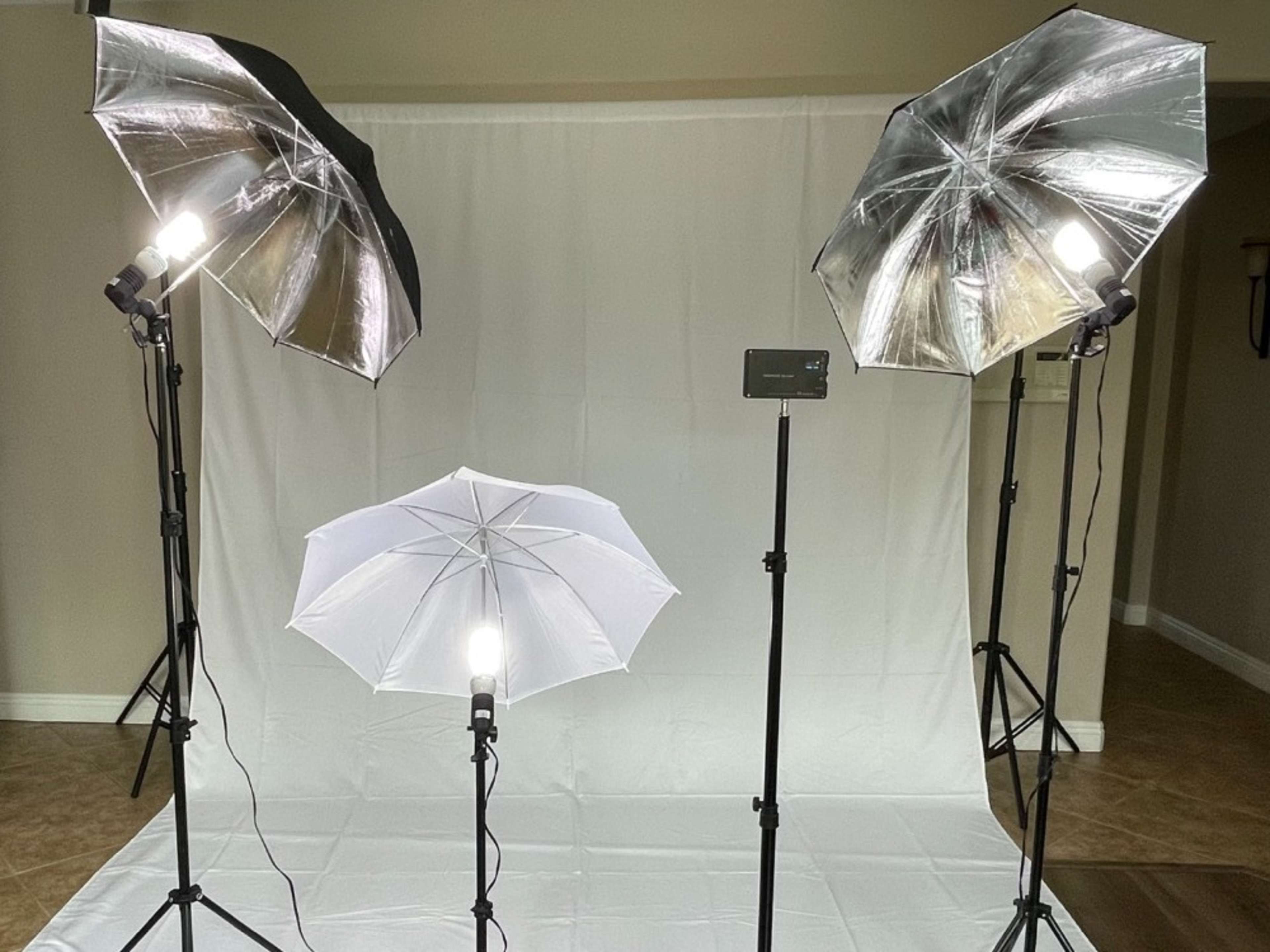 Lighting & Backdrop-White