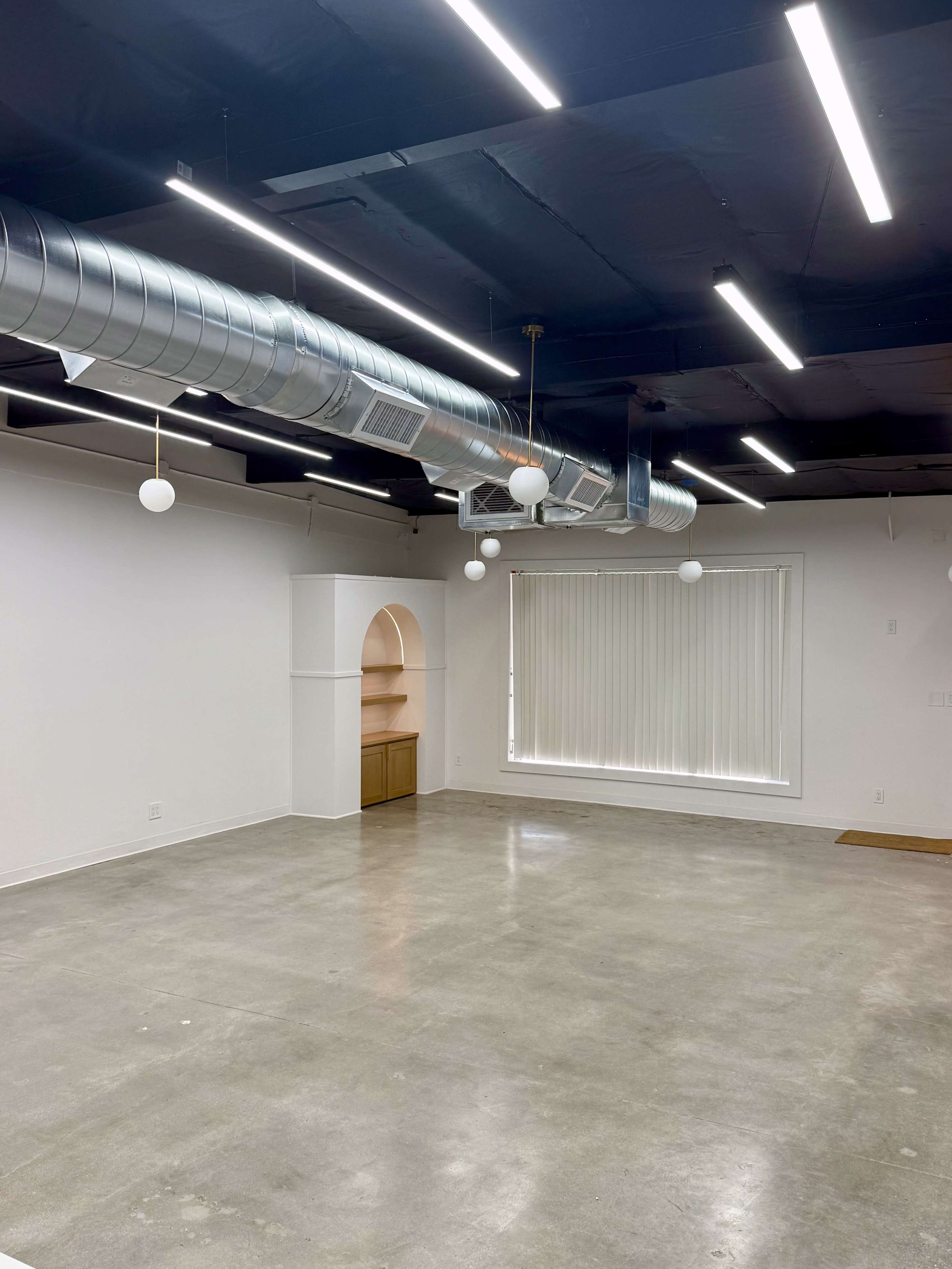 Modern Studio Centrally Located Image in Santa Fe Springs, Santa Fe Springs, CA