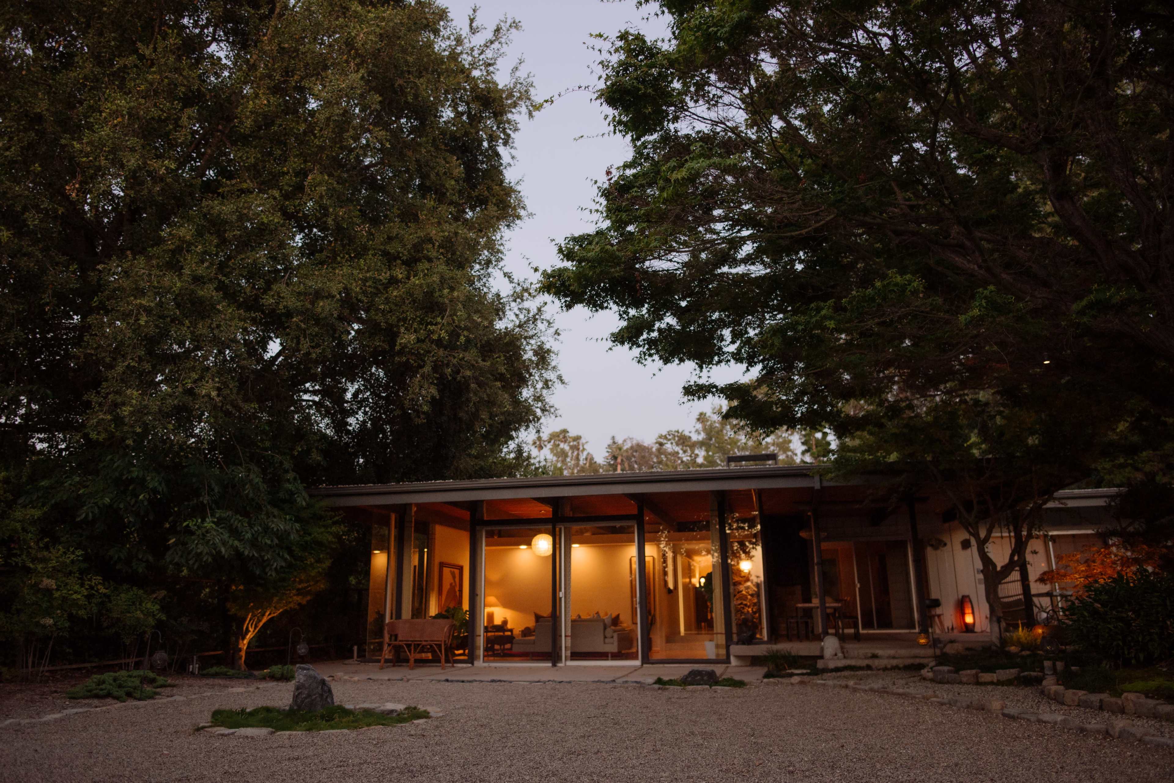 Mid-Century Modern Classic House Image in Sherman Oaks, Van Nuys, CA