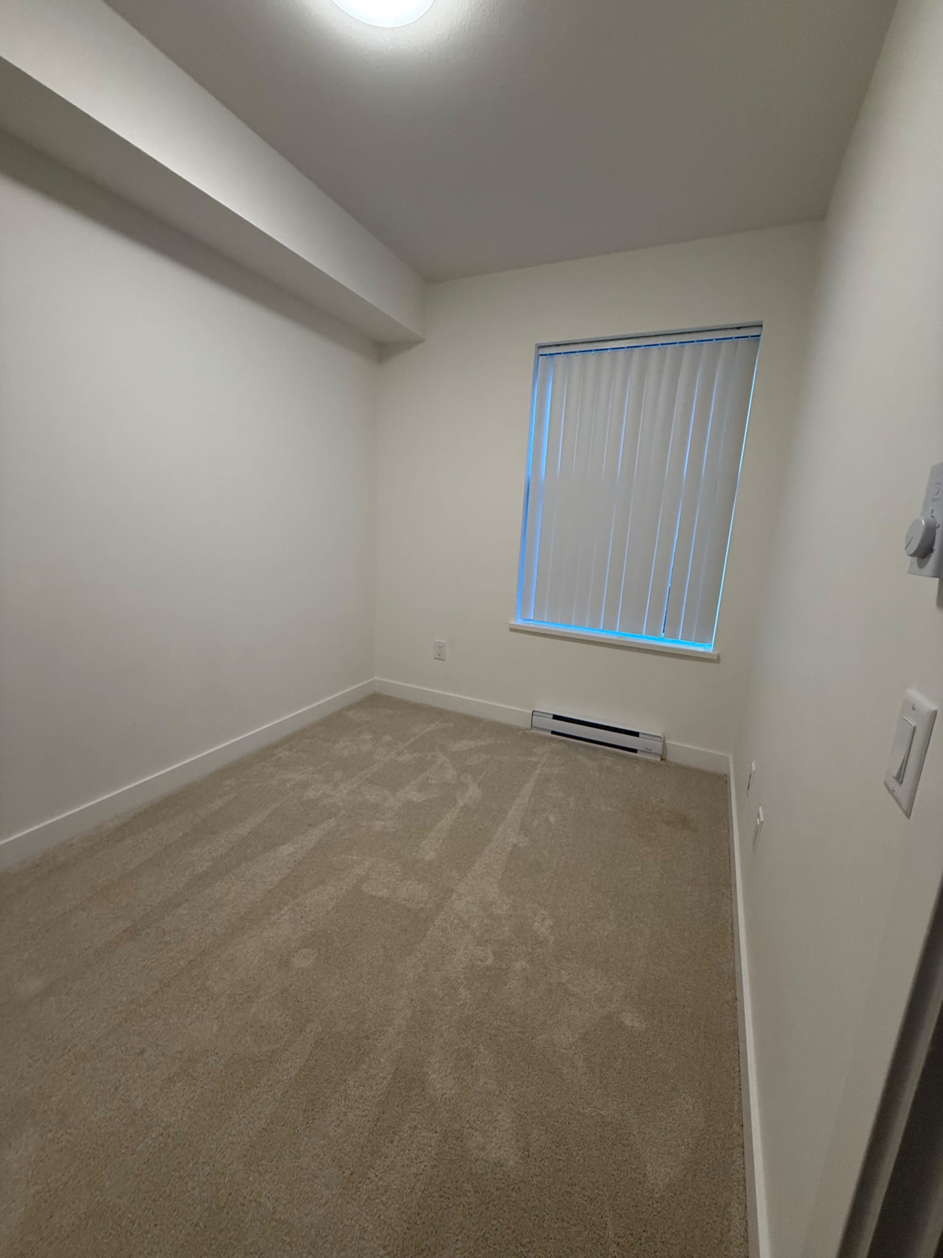 🎥✨ Clean & Bright Room for Content Creation | Private Washroom | Surrey Image in Newton, Surrey, BC