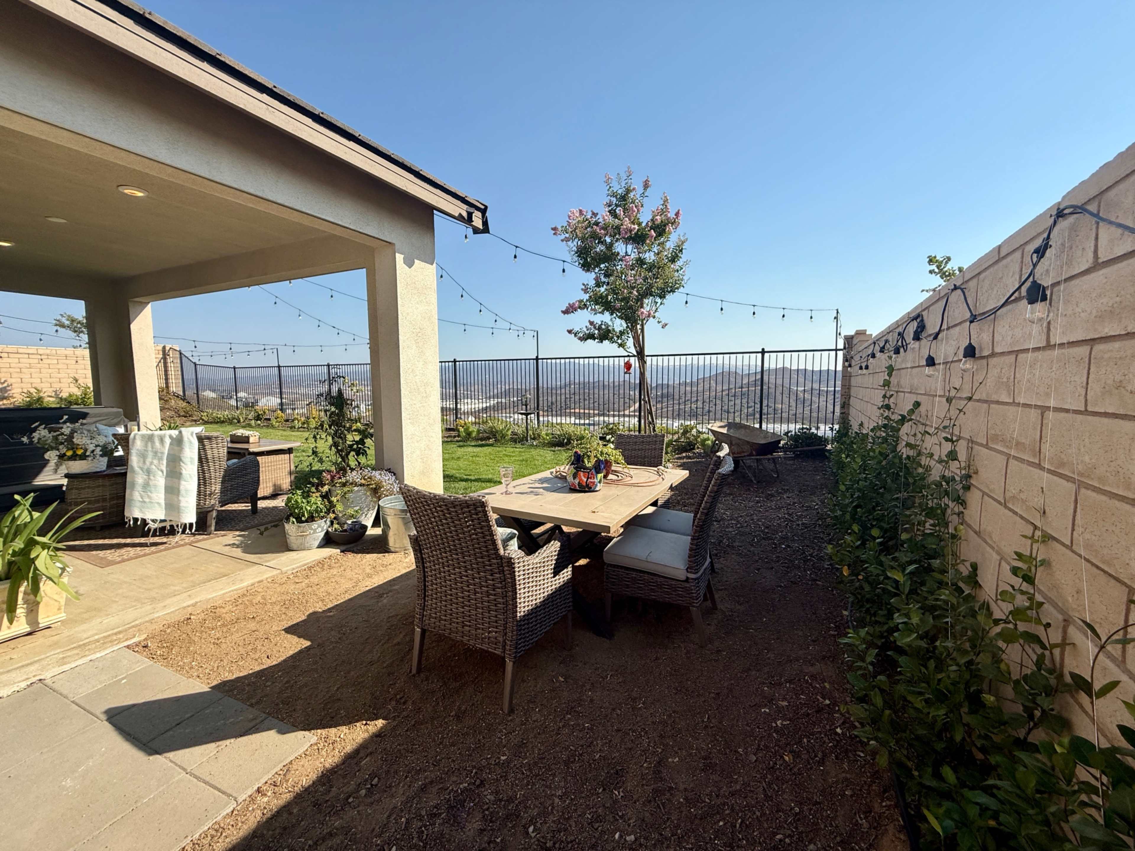 Bright and open Los Angeles house with mountain views Image in Castaic, Castaic, CA