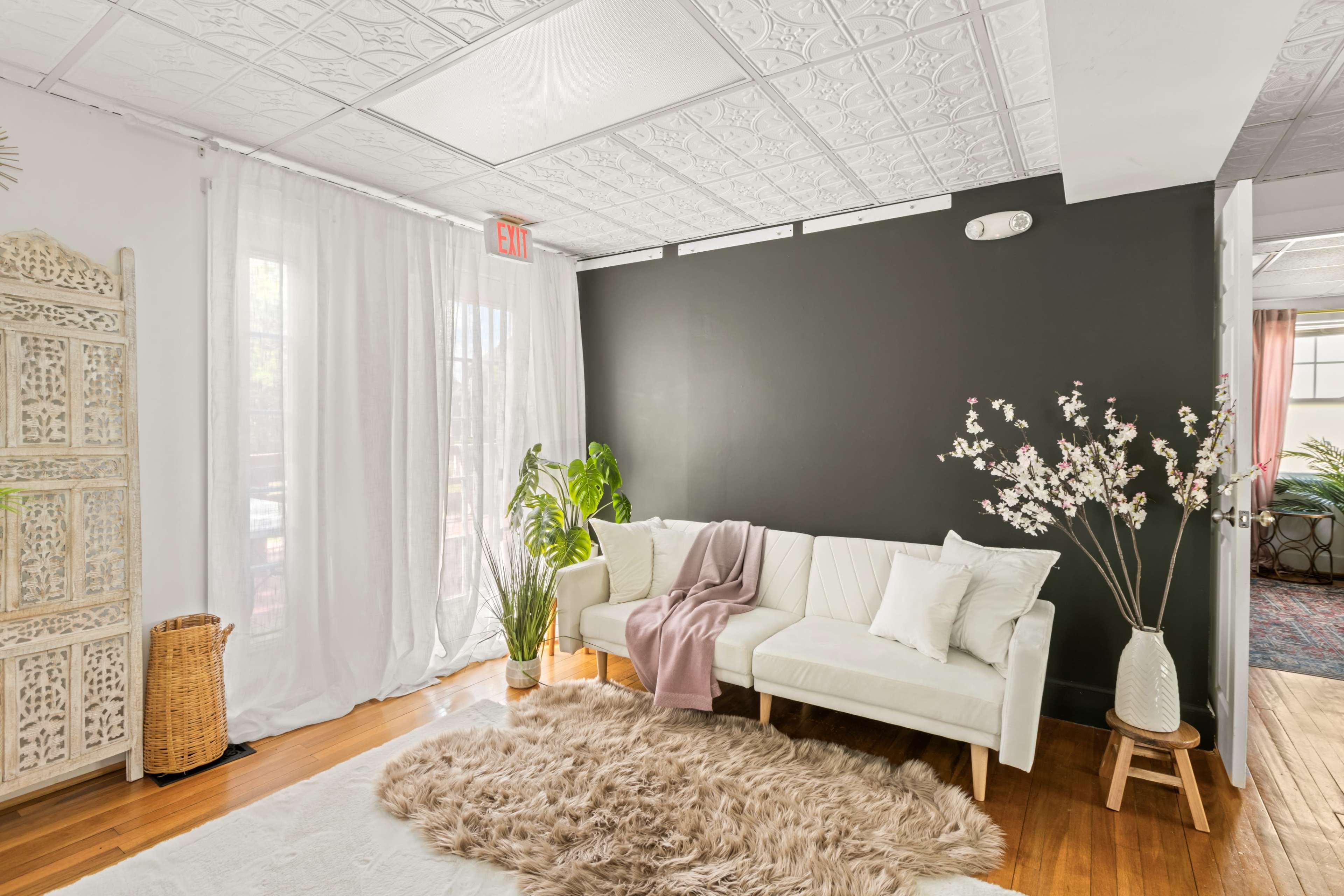 A Versatile White Label Studio Image in Virginia Beach, Virginia Beach, VA