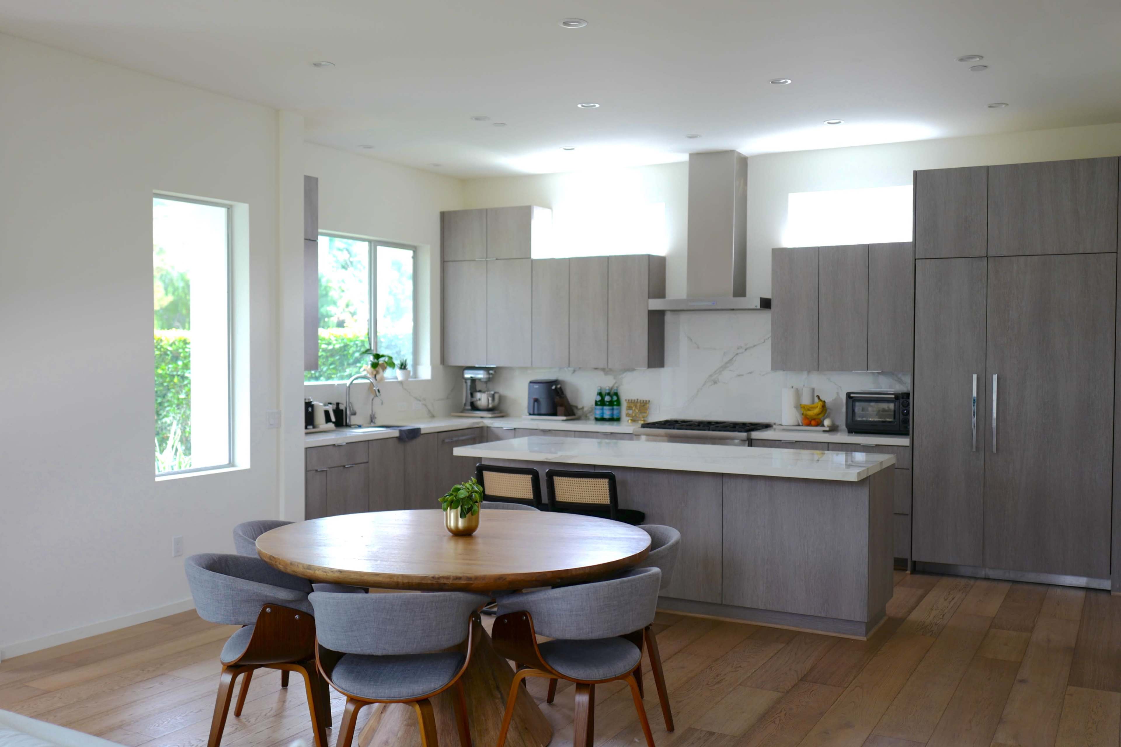 Contemporary Culver City Home with Chef’s Kitchen – Perfect for Filming and Content Creation Image in Carlson Park, Culver City, CA