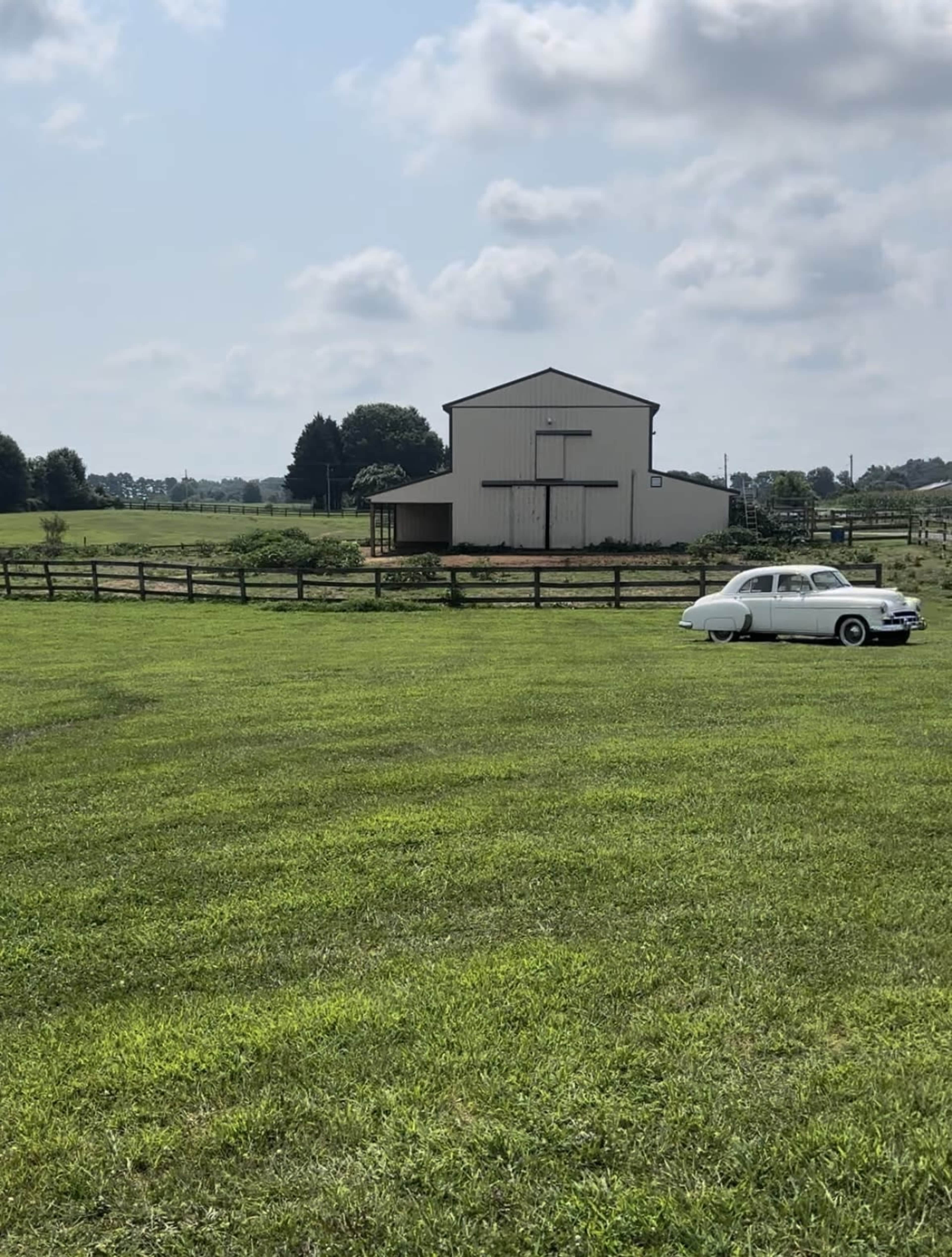 Smokin' Hoofs Farm - Rustic Elegance Meets Outdoor Charm Image in , Middletown, DE