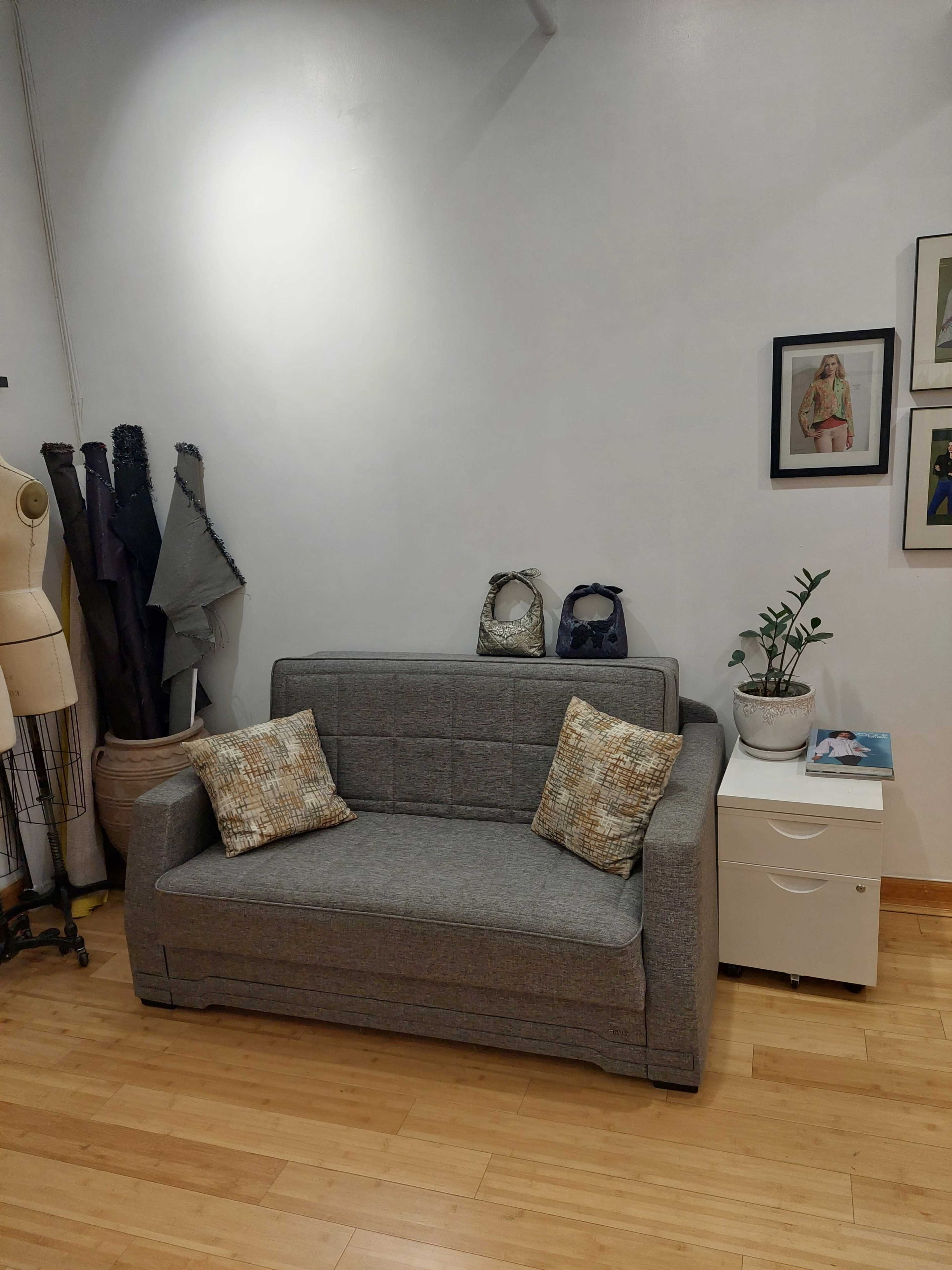 SEWING AND DESIGNER STUDIO Image in Midtown Manhattan, New york, NY