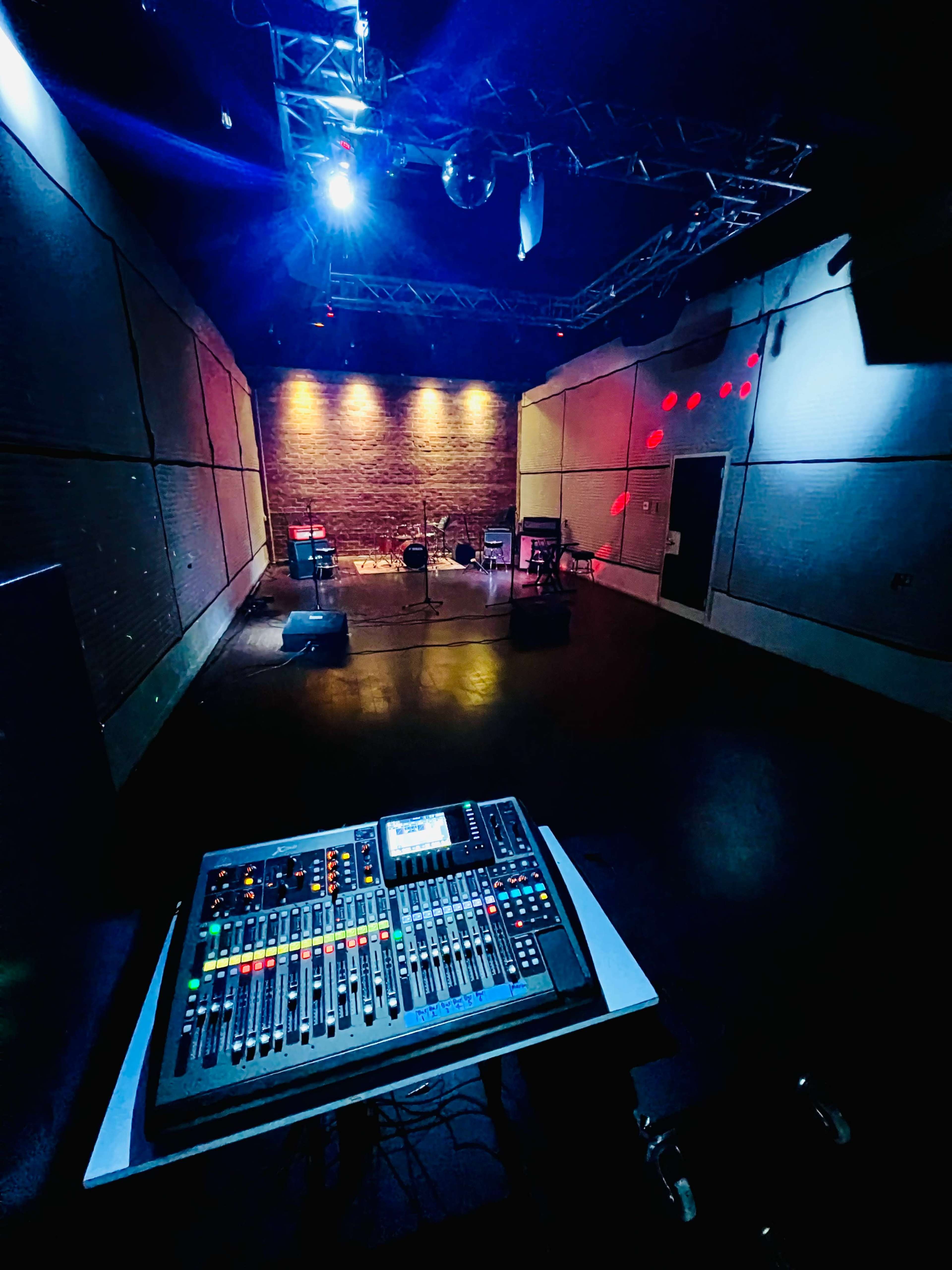 1,000 sq. ft. Space for Rehearsals, Video Shoots, Live Streams, and Photography Image in Northeast Los Angeles, Los Angeles, CA