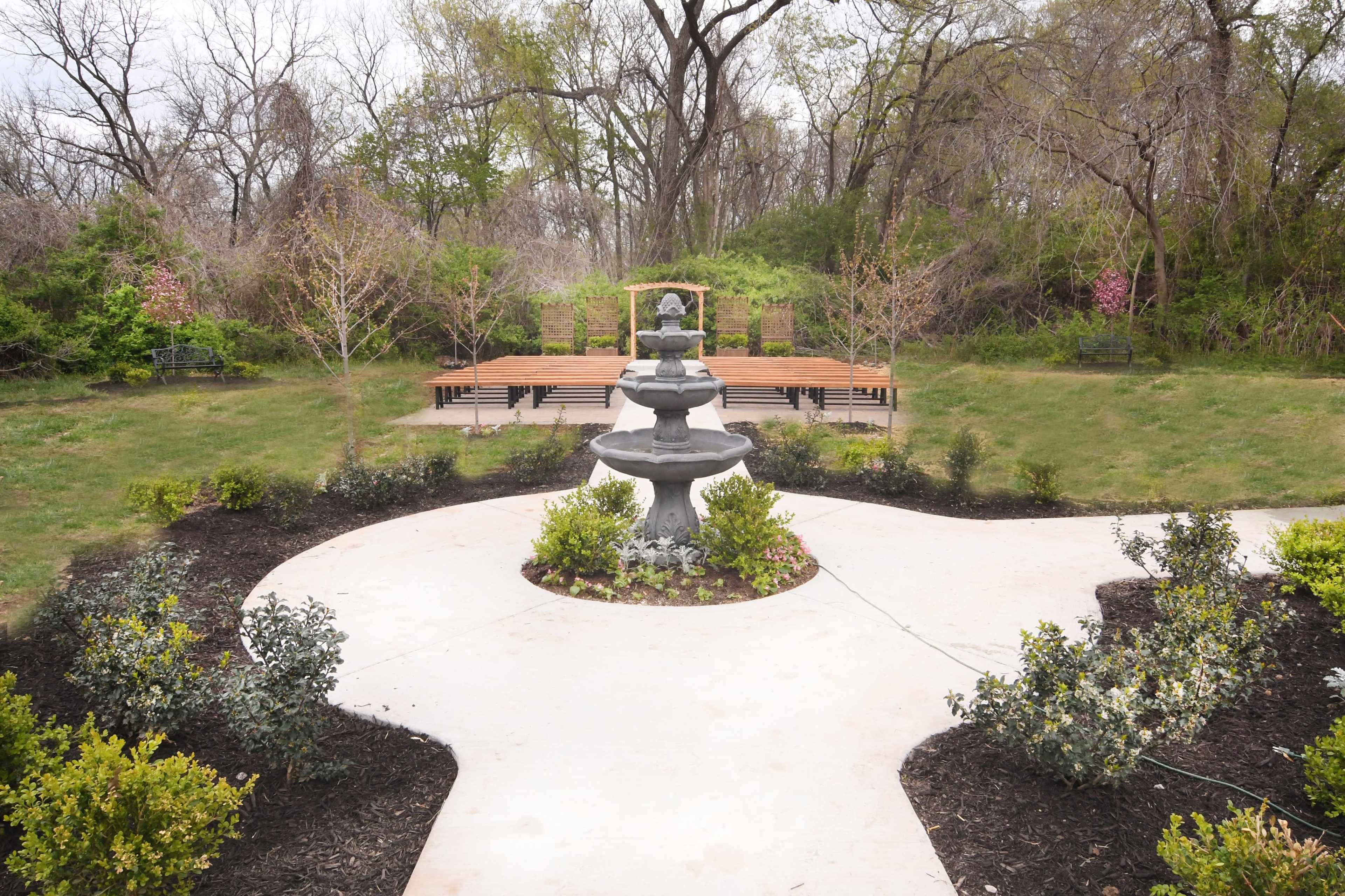 Beautiful Garden Venue with Flexible Indoor Space – Perfect for Events Image in Gashland, Kansas City, MO