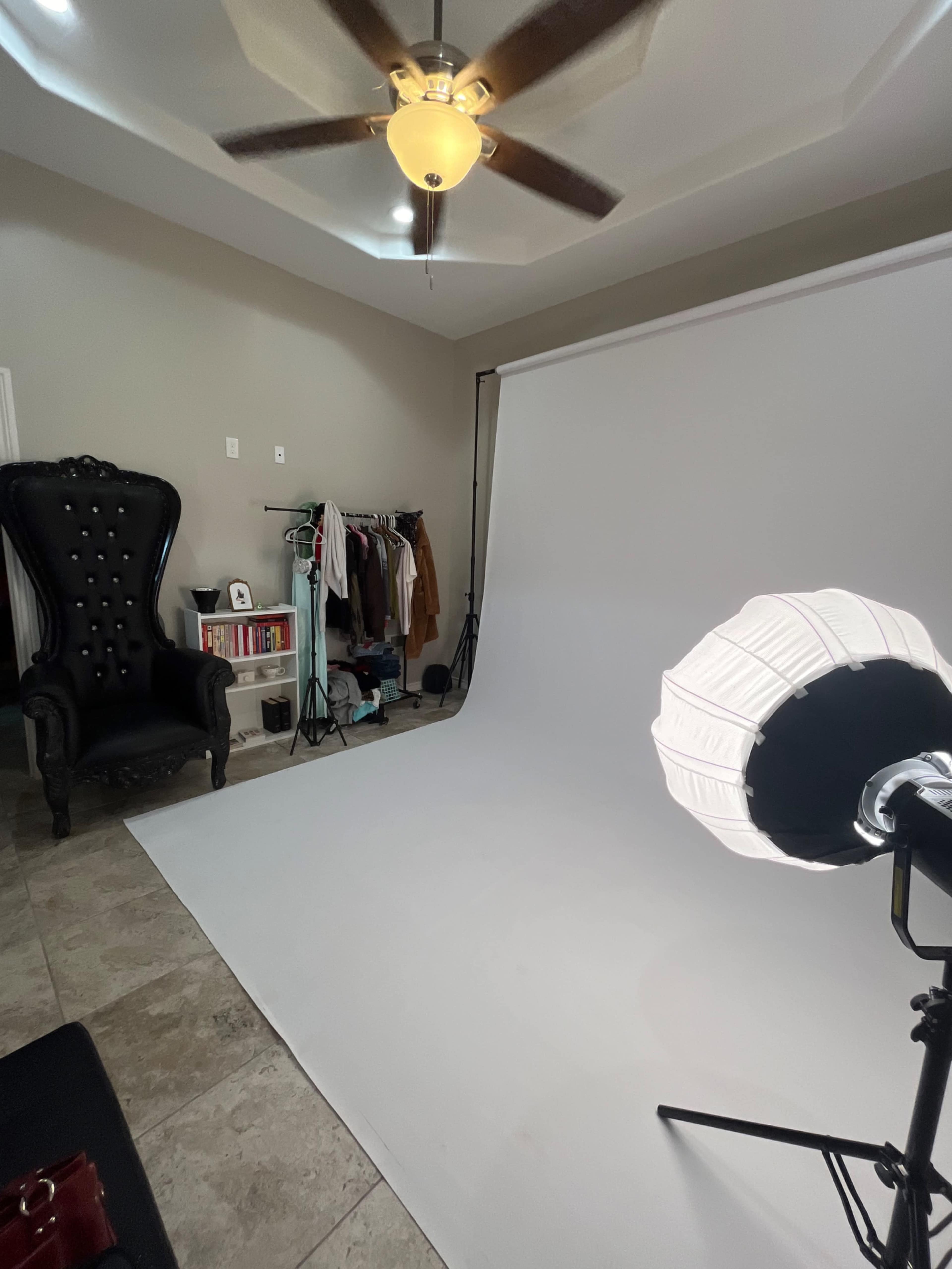 cute & cozy studio space 🧸🗝️📷 Image in Alamo, Alamo, TX