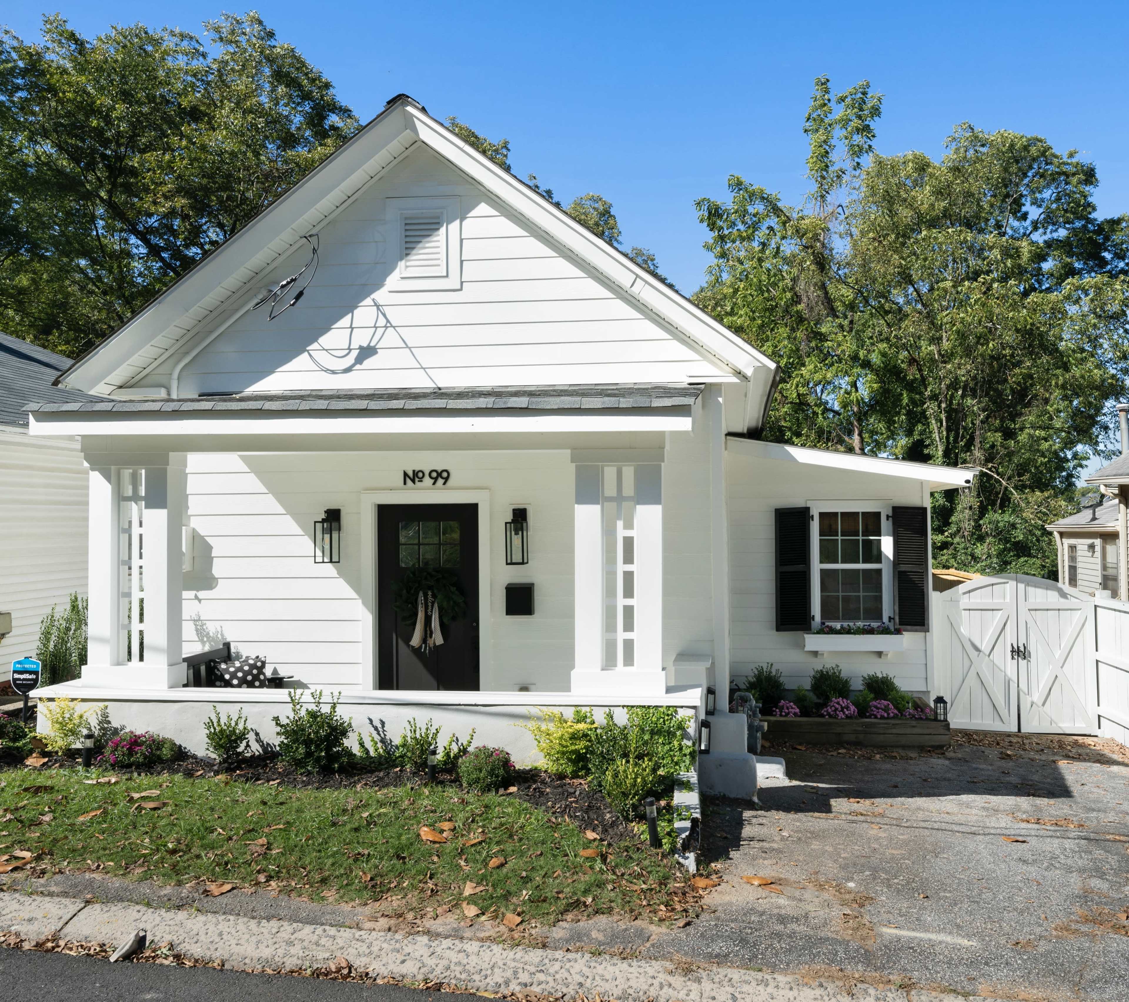 Bright & Charming Cottage at Marietta Square Image in Marietta, Marietta, GA
