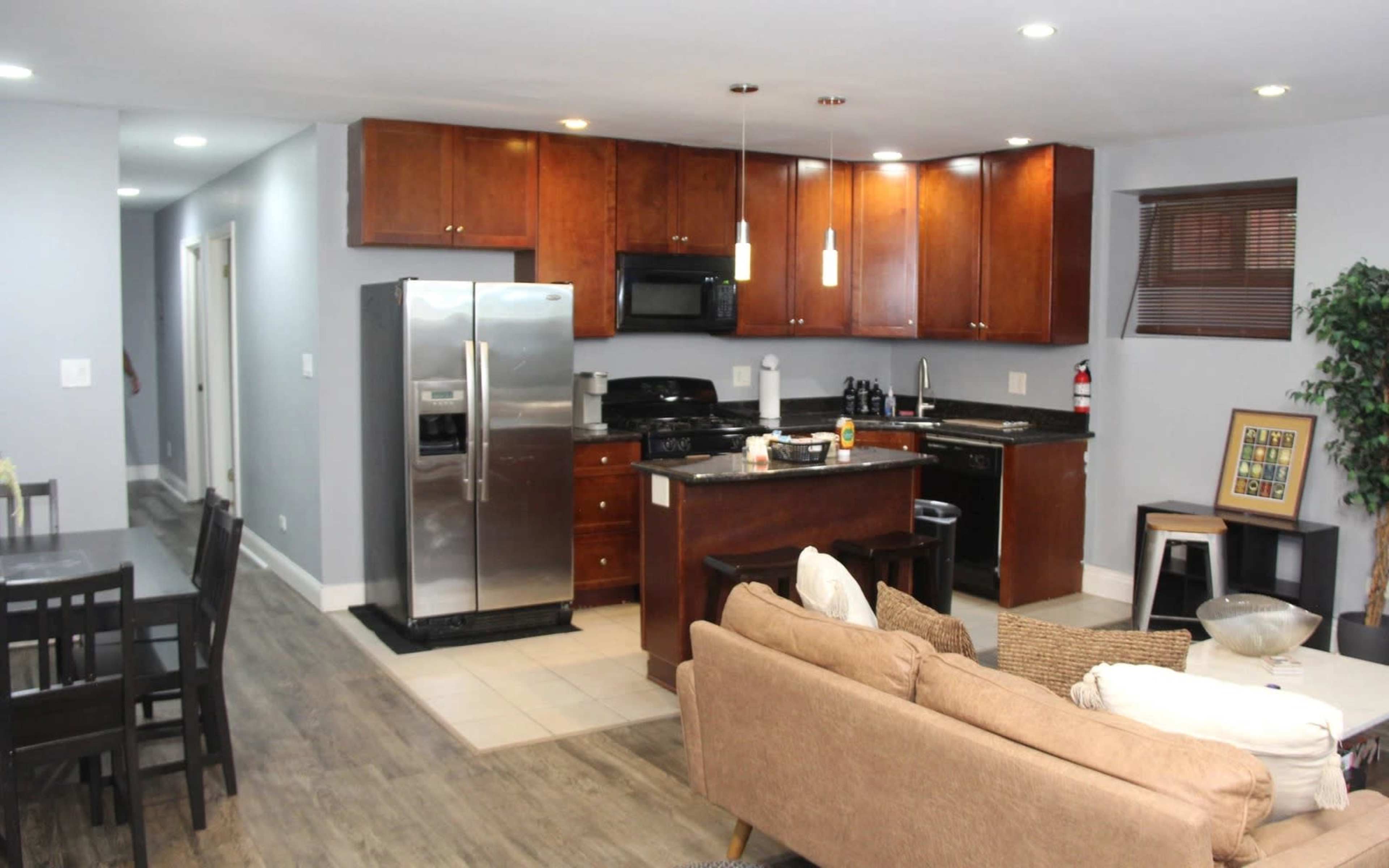 Centrally-Located Spacious & Tastefully-Decorated 2b2ba Apartment & Event Space with Games & Full-Kitchen Image in Bronzeville, Chicago, IL