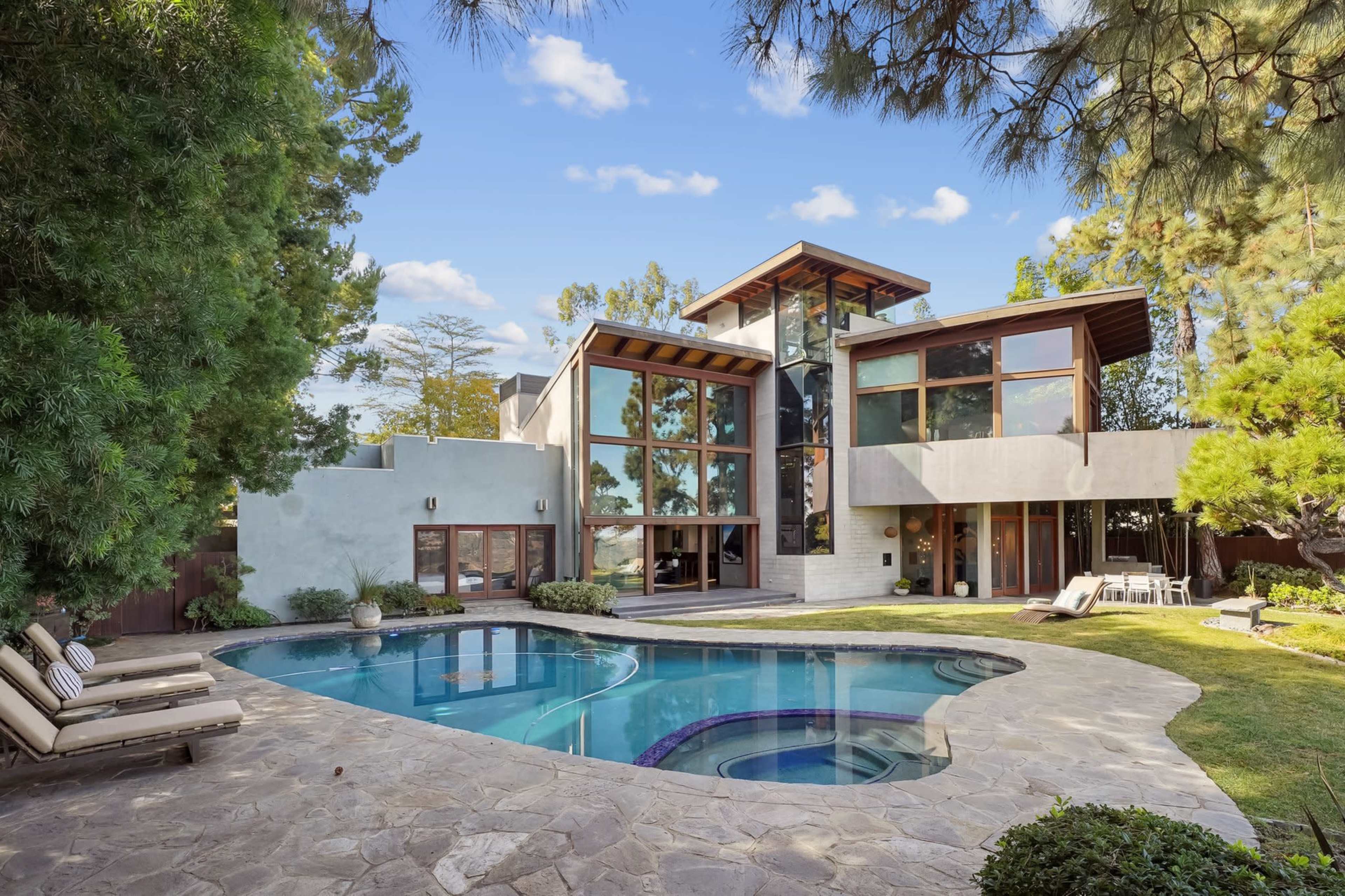 Modern Bright Mansion Lake view with pool in Los Angeles Image in Bel Air, Los Angeles, CA