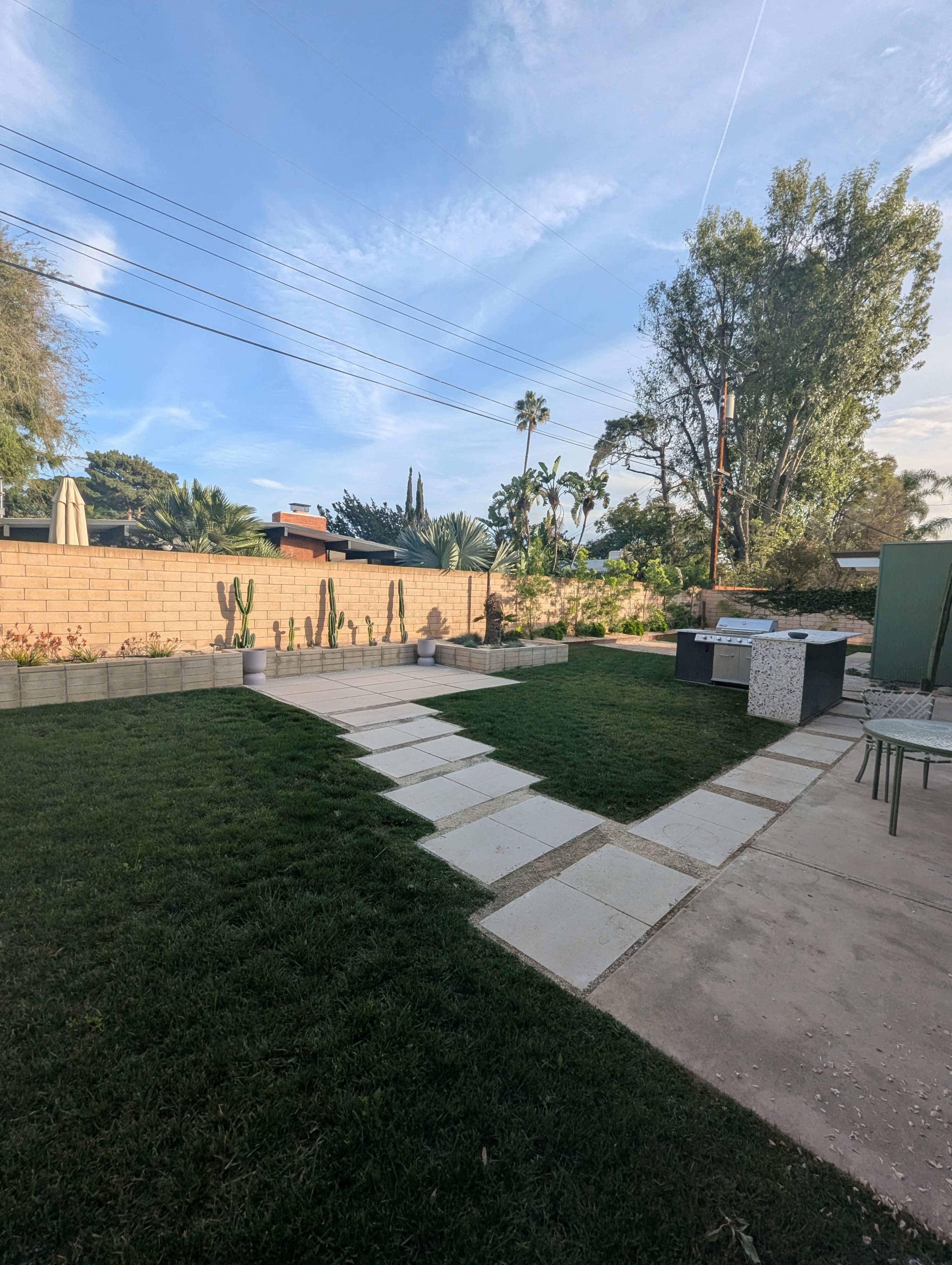 Sun-Filled 1960s Eichler | Iconic California Mid-Century Image in Orange, Orange, CA