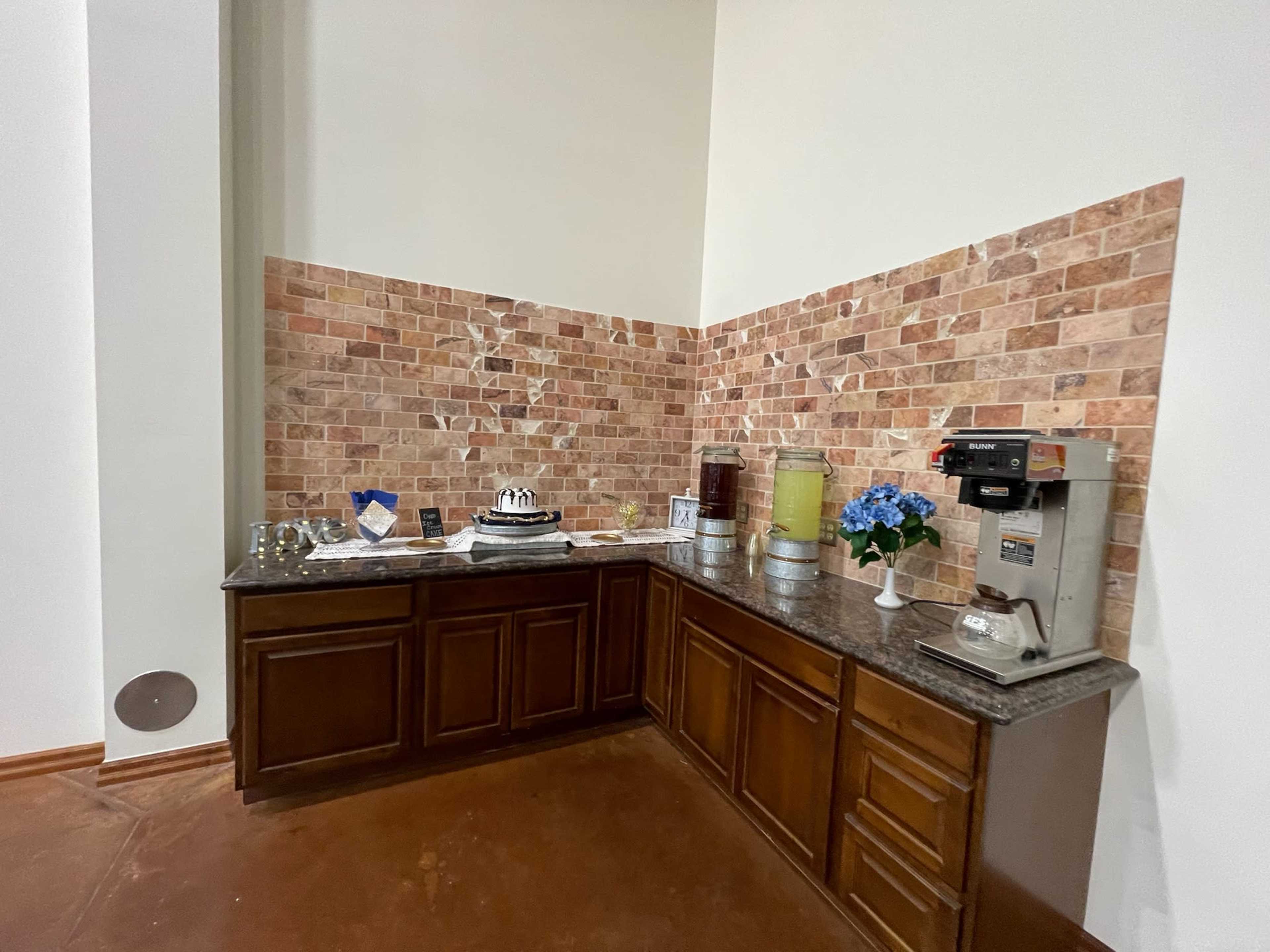 Versatile 1900 sq ft event space for business seminars, community gathers and workshops Image in Du Page Township, Romeoville, IL