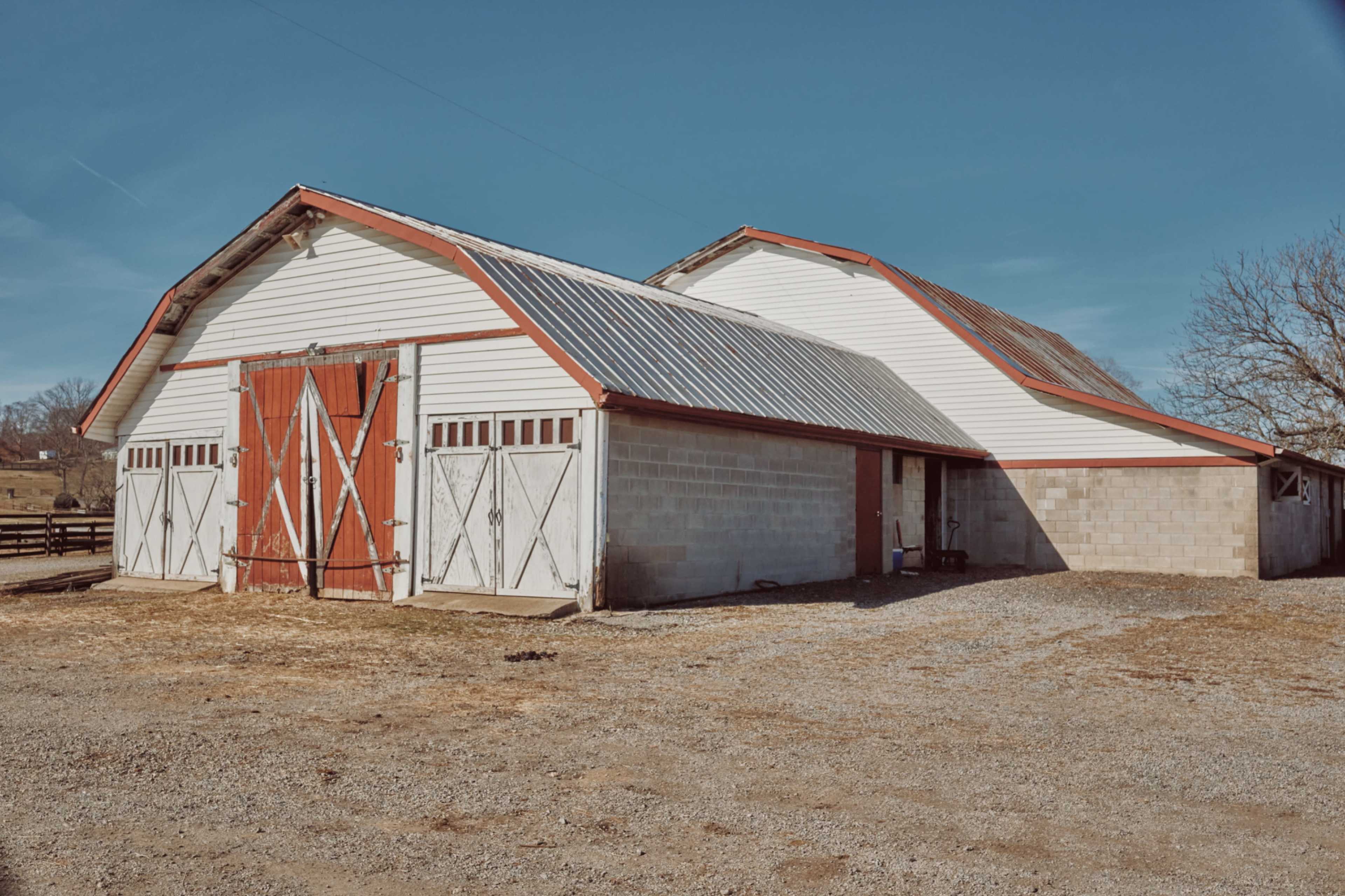 Sprawling 50 acre ranch with river views Image in , Ashland City, TN