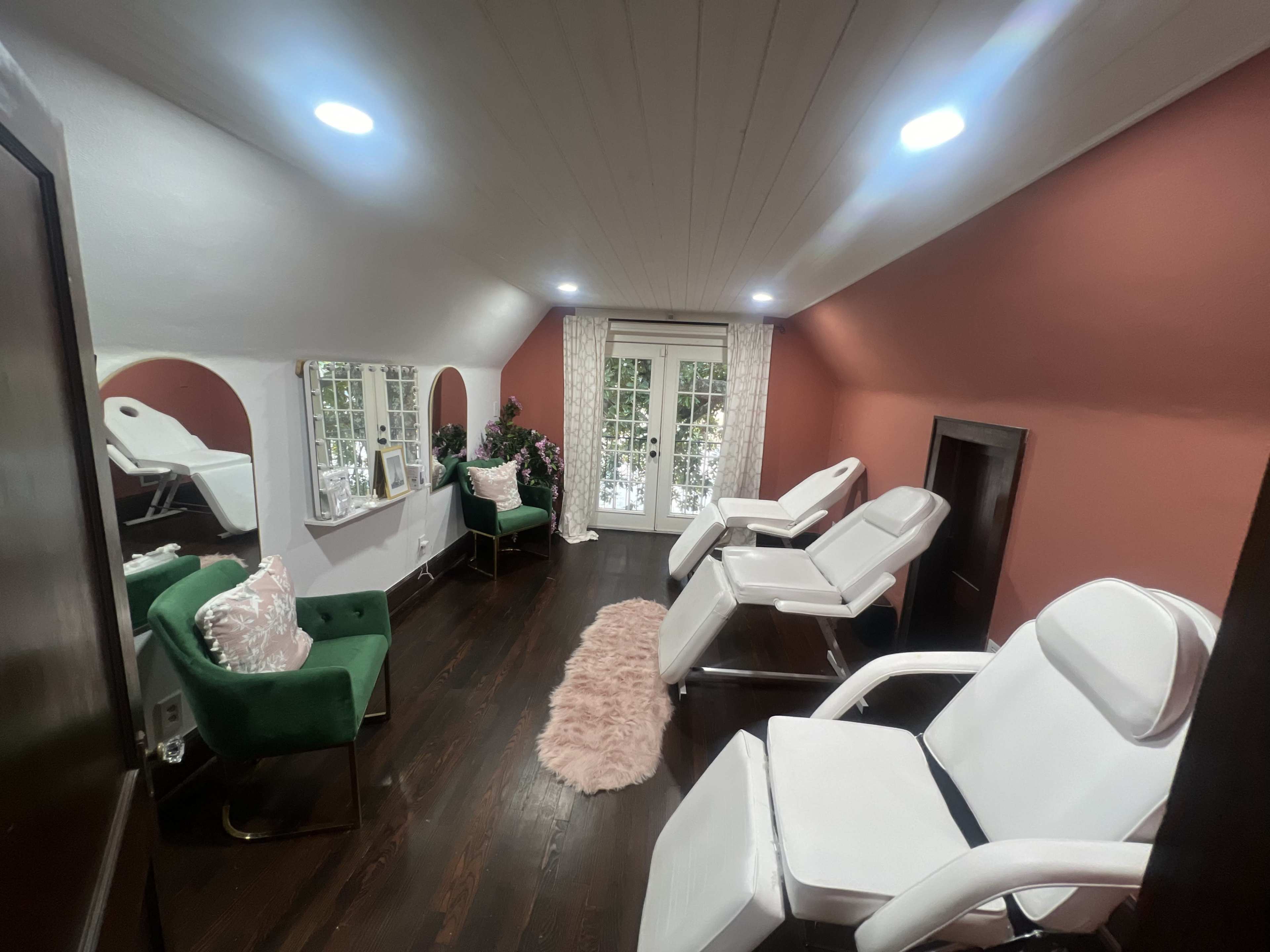 Luxury Urban Salon & Spa Retreat Image in Fayetteville, Fayetteville, GA