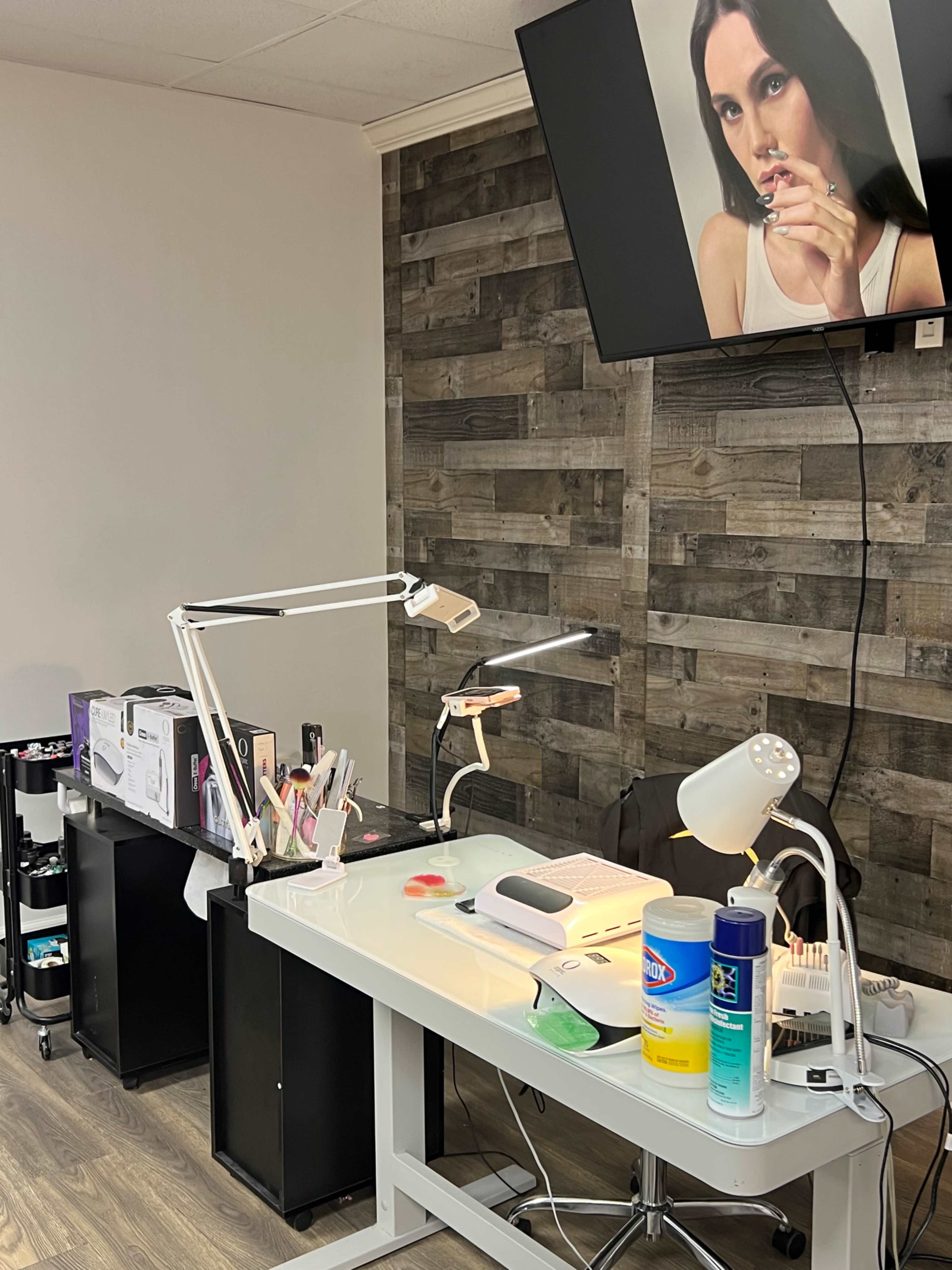 Bright & Versatile Studio on Holcomb Bridge – Ideal for Beauty Workshops Image in Peachtree Corners, norcross, GA