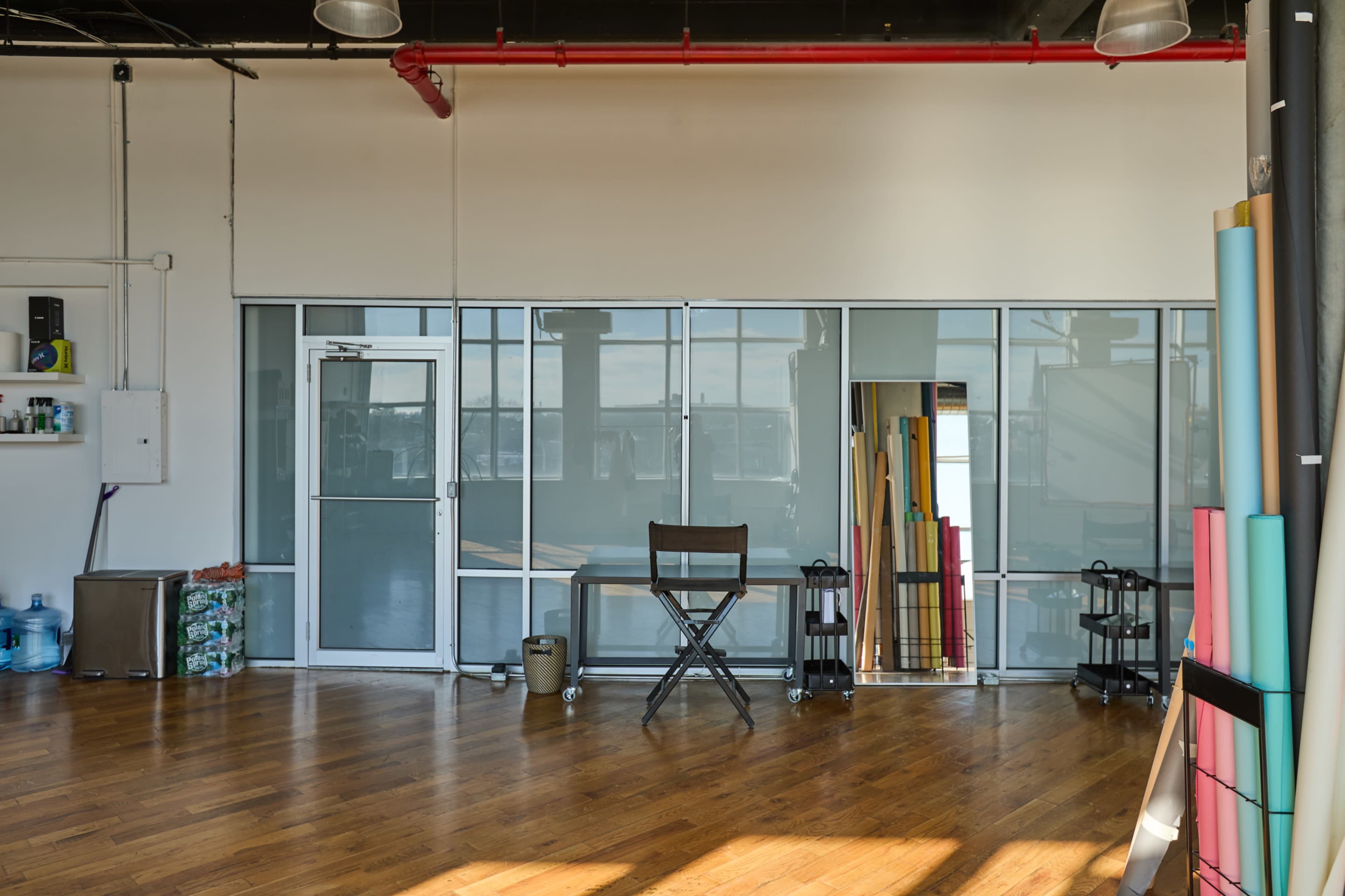 Greenpoint Daylight Photo Studio Image in Greenpoint, Brooklyn, NY