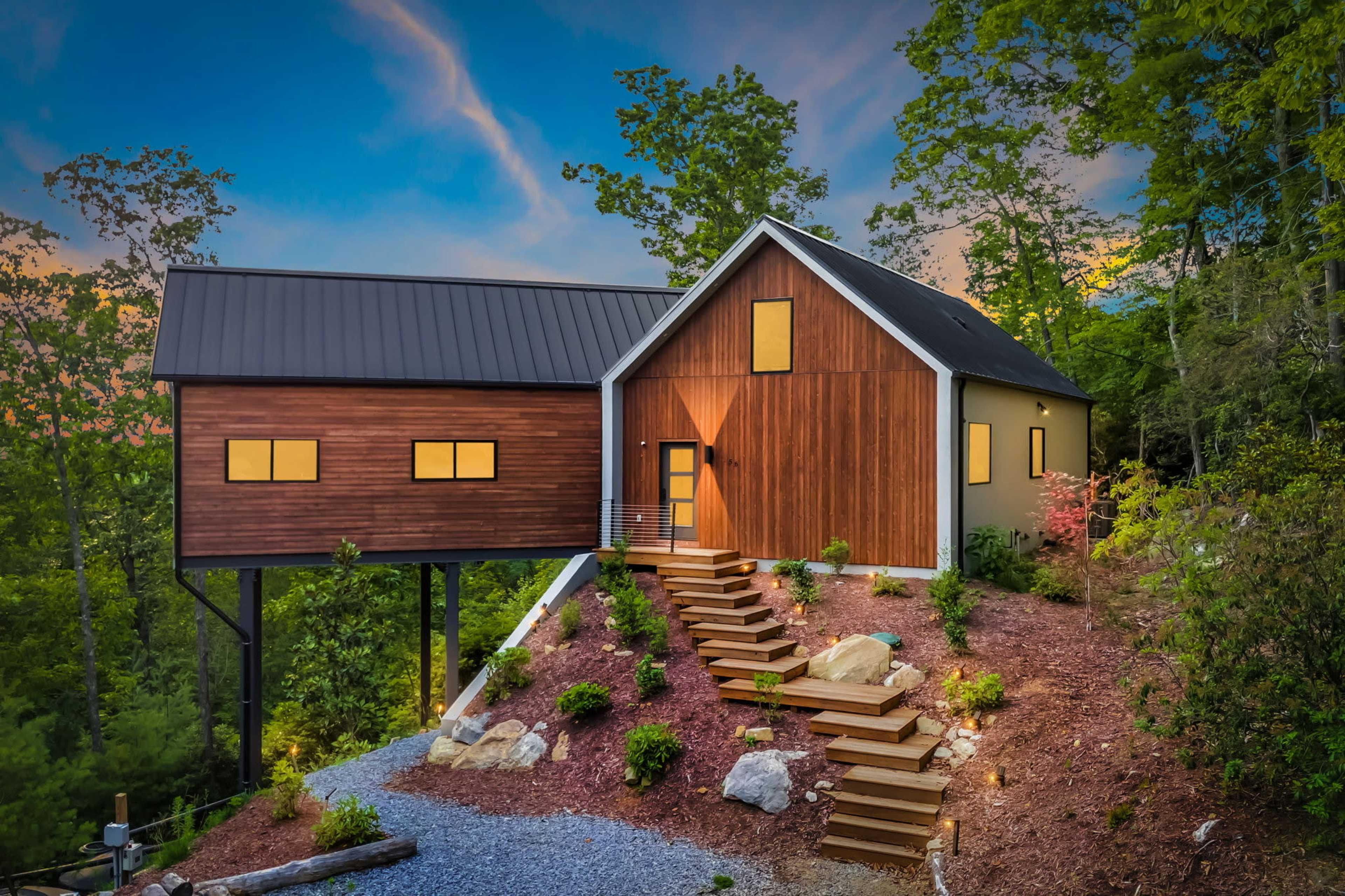 Luxury Mountain Chalet with Stunning Views, Expansive Interiors & Abundant Natural Light Image in , Hendersonville, NC
