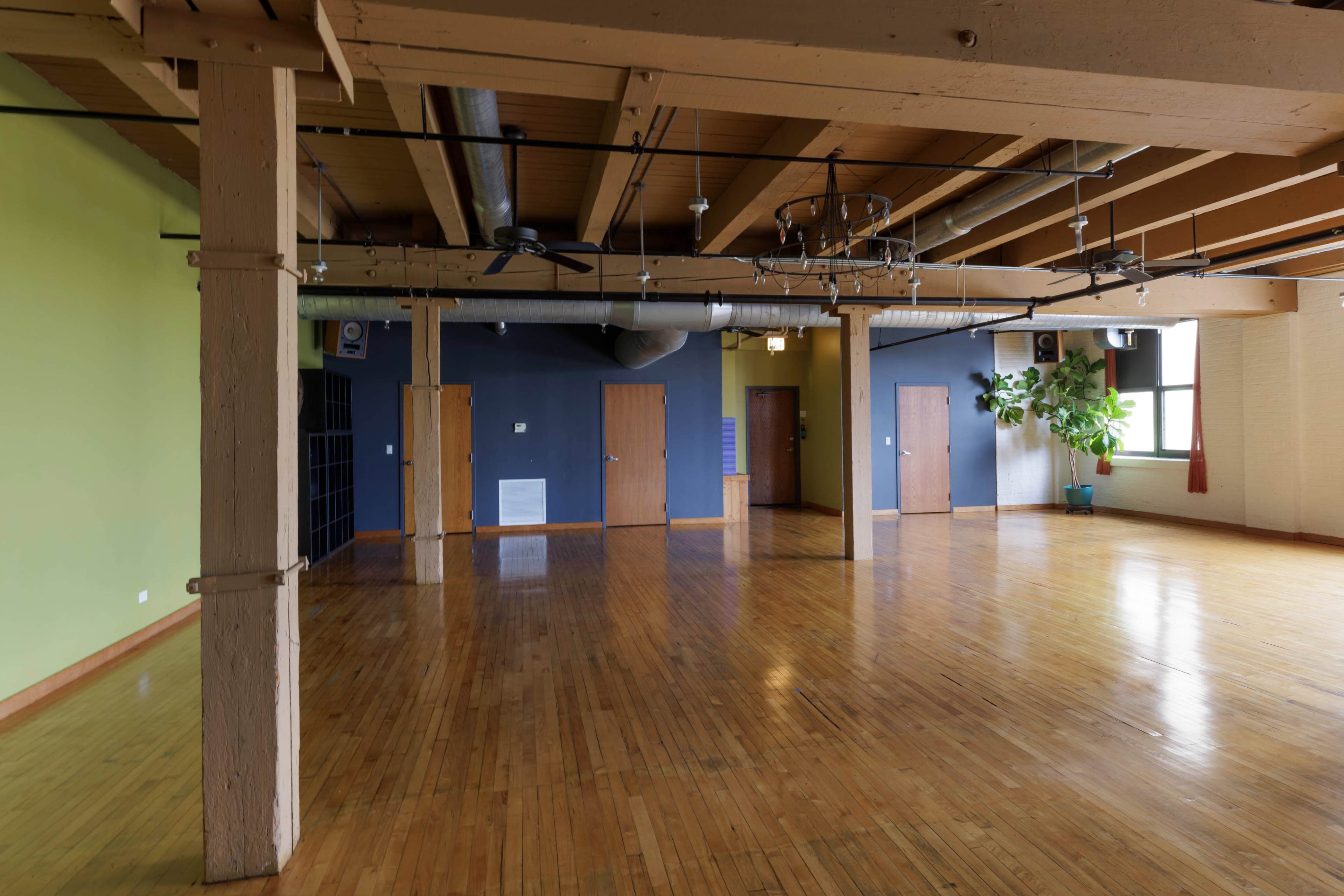 Lincoln Park Bucktown Loft Studios - Studio 1 Image in Bucktown, Chicago, IL