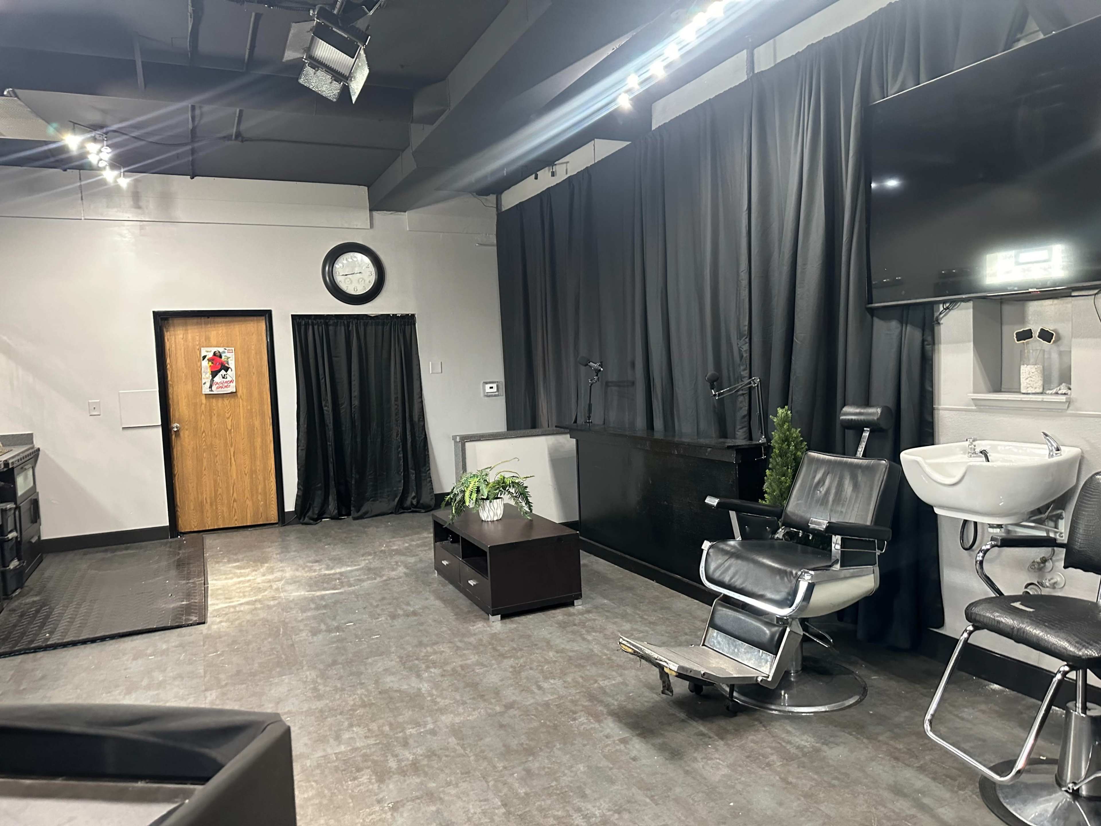 Content creator space multi-setup Image in Clinton Township, Clinton twp, MI