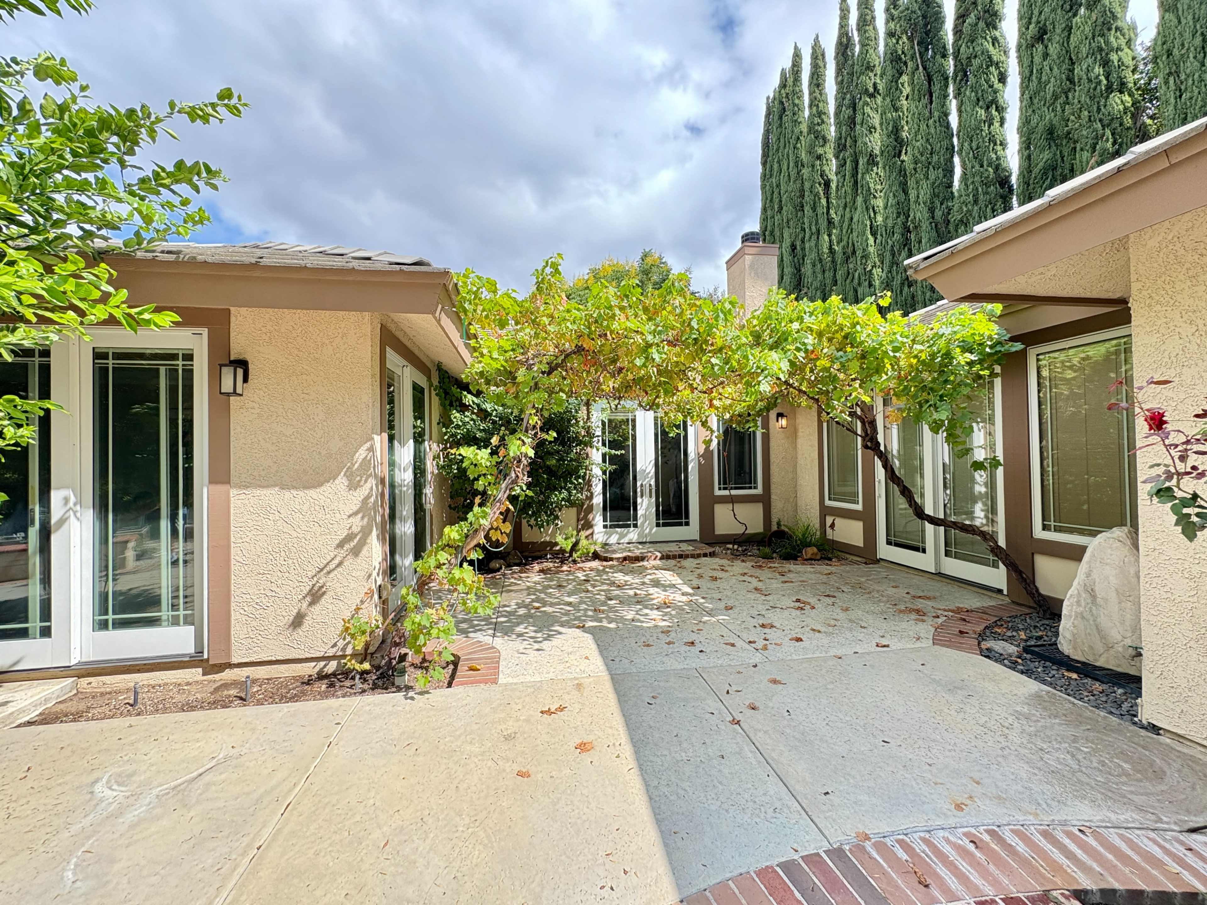 1 acre home in Placerita Canyon with plenty of parking Image in Newhall, SANTA CLARITA, CA