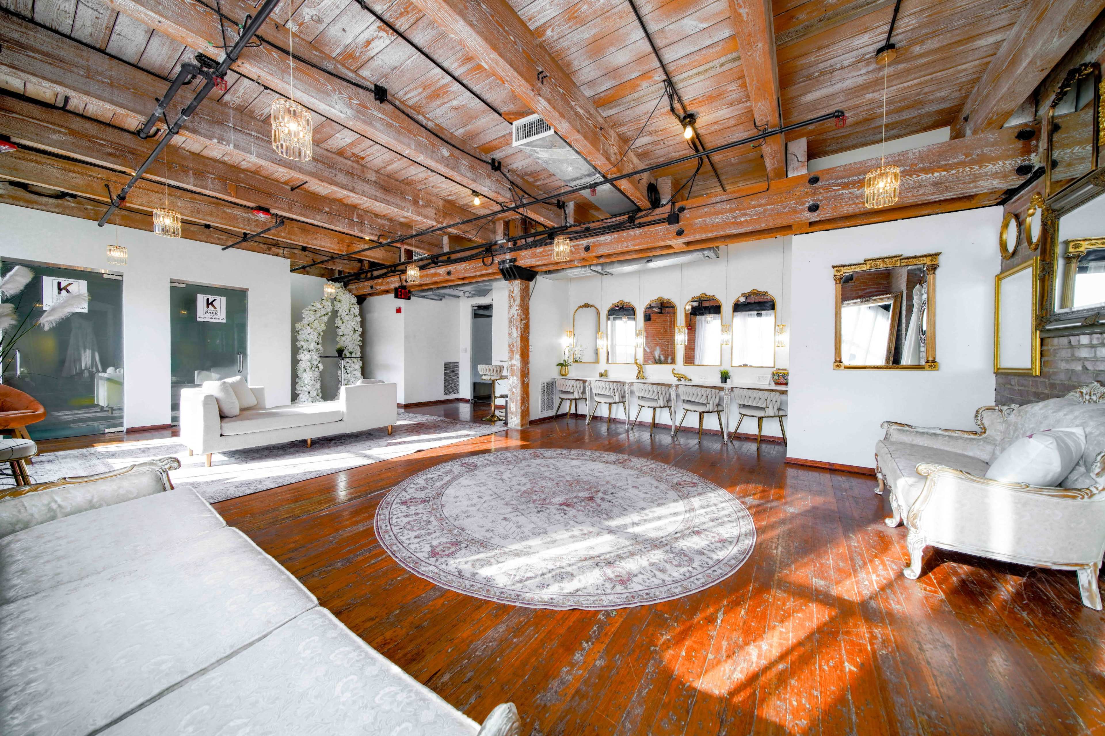 Industrial-Chic Loft Studio Image in Dallas Downtown Historic District, Dallas, TX