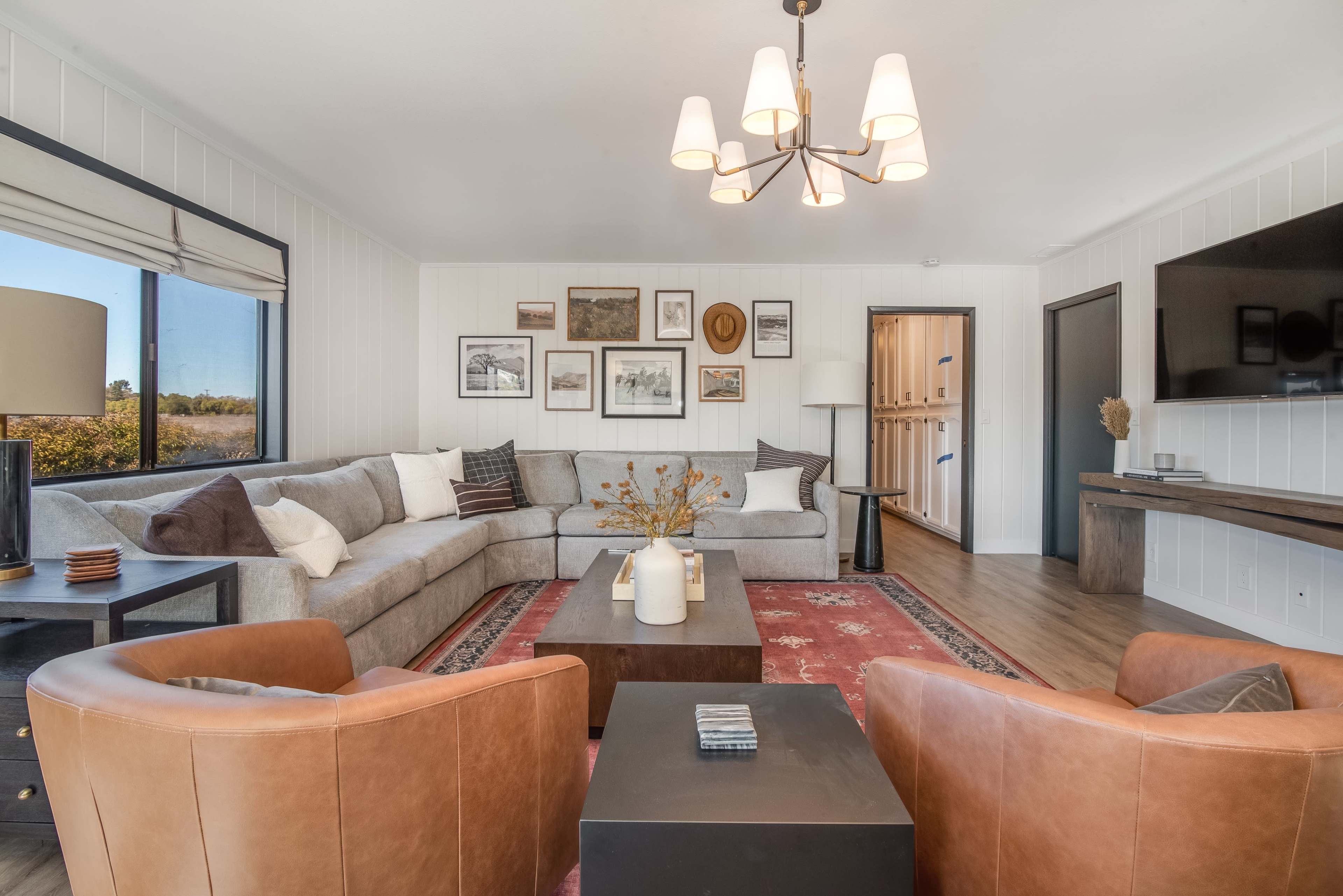 Beautiful Farmhouse with big beautiful outside area with barn. Image in Ballard, Santa Ynez, CA