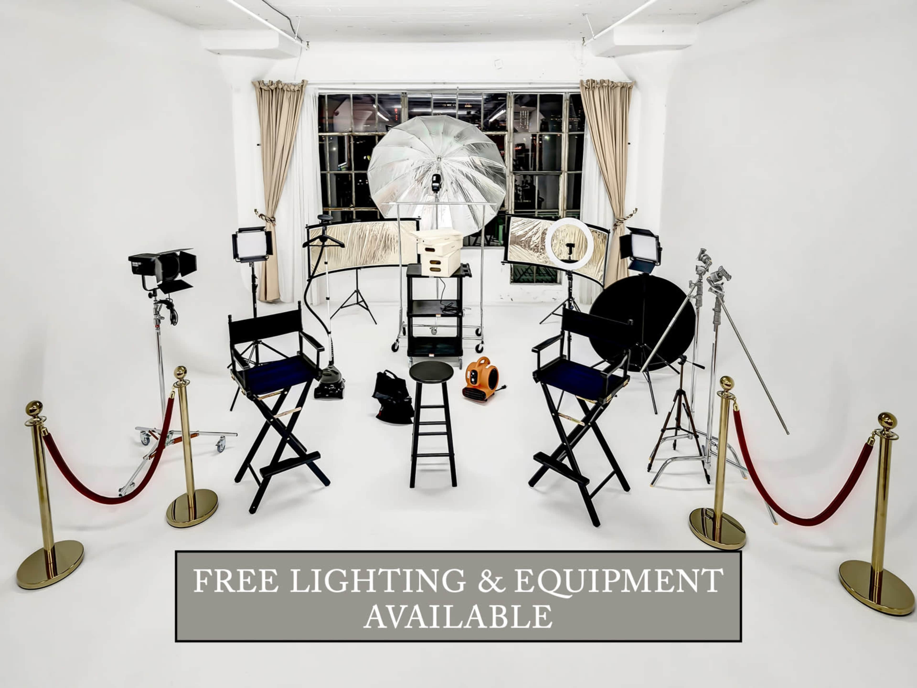 444: Bright Natural Light Cyc Wall Studio w/ Skyline View & FREE LIGHTING/EQUIPMENT! (AC & Heater Available!) Image in Central LA, Los Angeles, CA