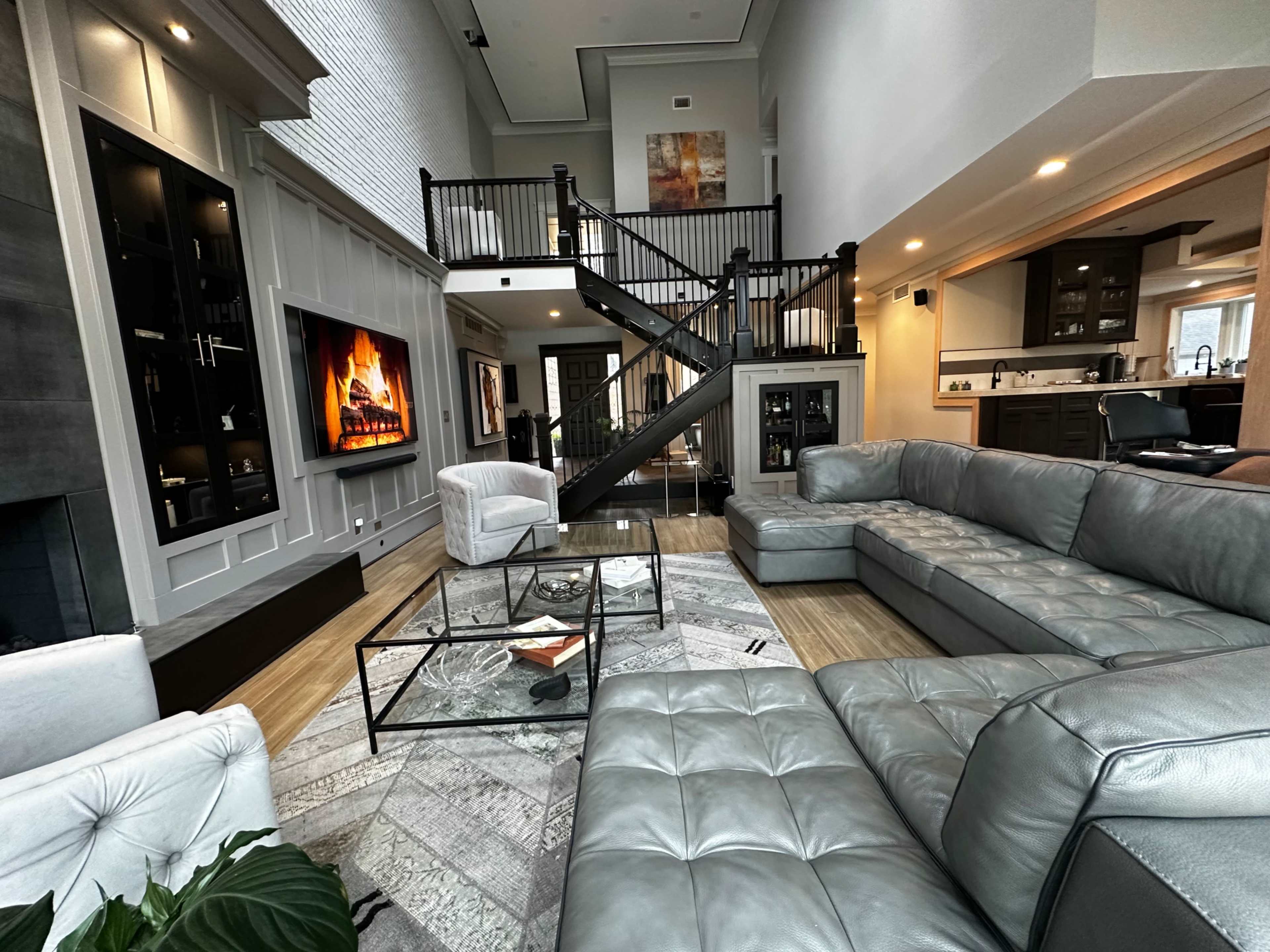 Bright & Modern Home on a Golf Course – Perfect for Photo & Video Shoots Near Atlanta Image in Roswell, Roswell, GA