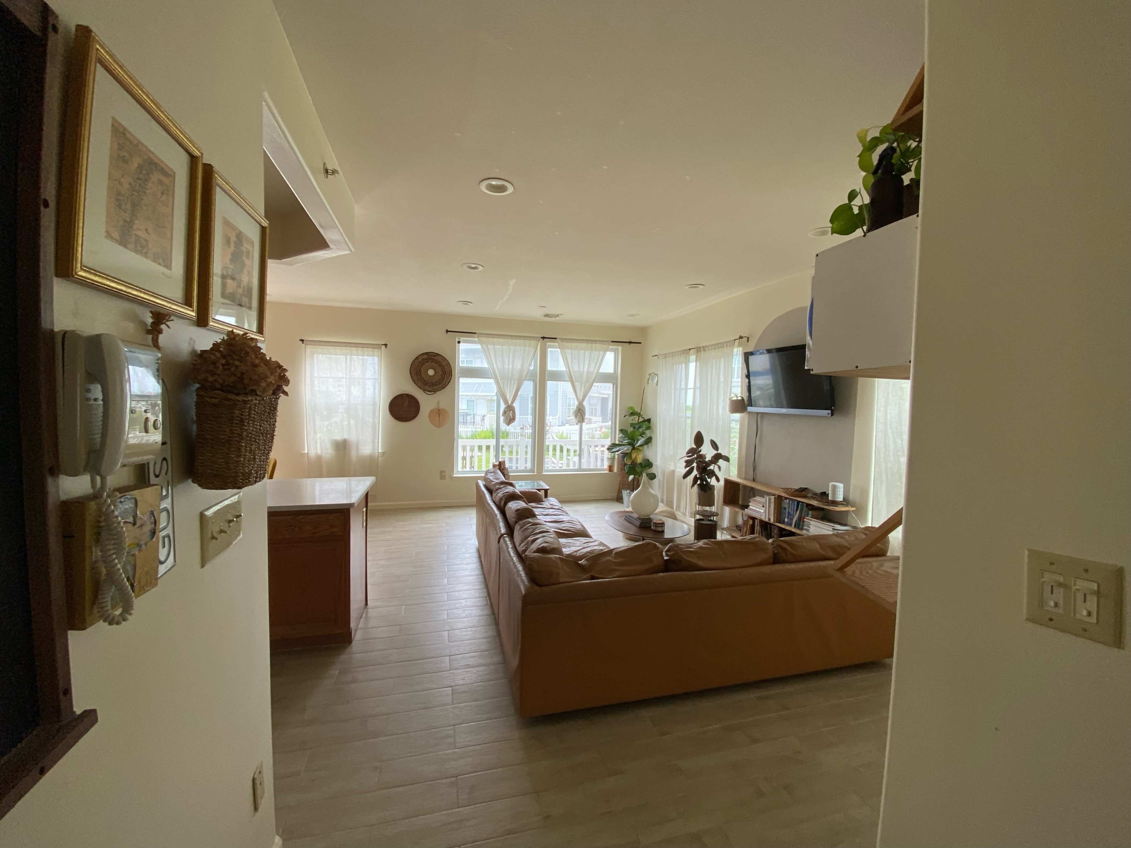 Urban Minimalist Modern Beach Home with Ocean View Image in Arverne, Arverne, NY