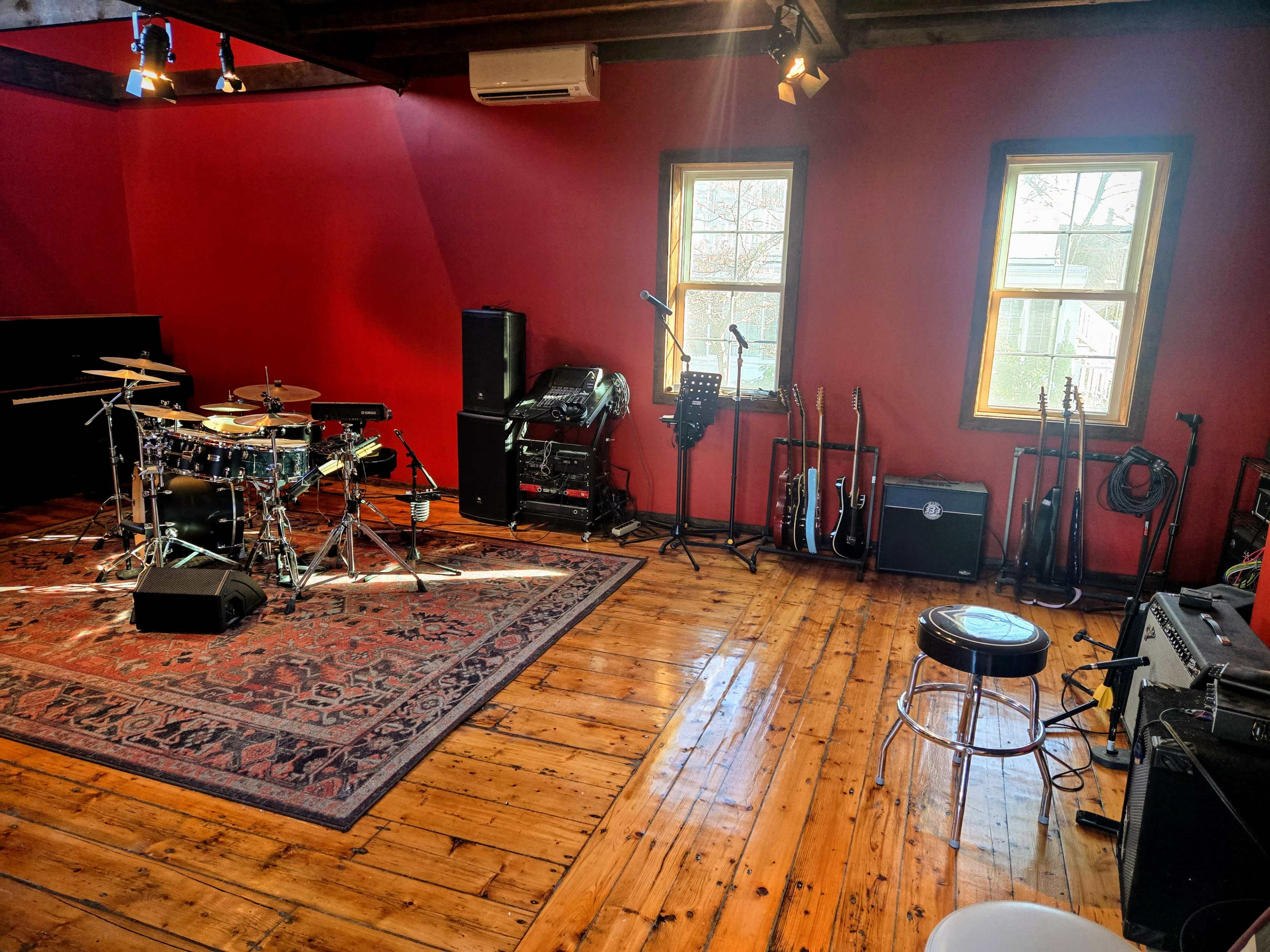 Rustic Carriage House Loft for Music Rehearsal, Recording, Podcasts, Video Shoots, Classes and Private Events Image in Whitman, Whitman, MA