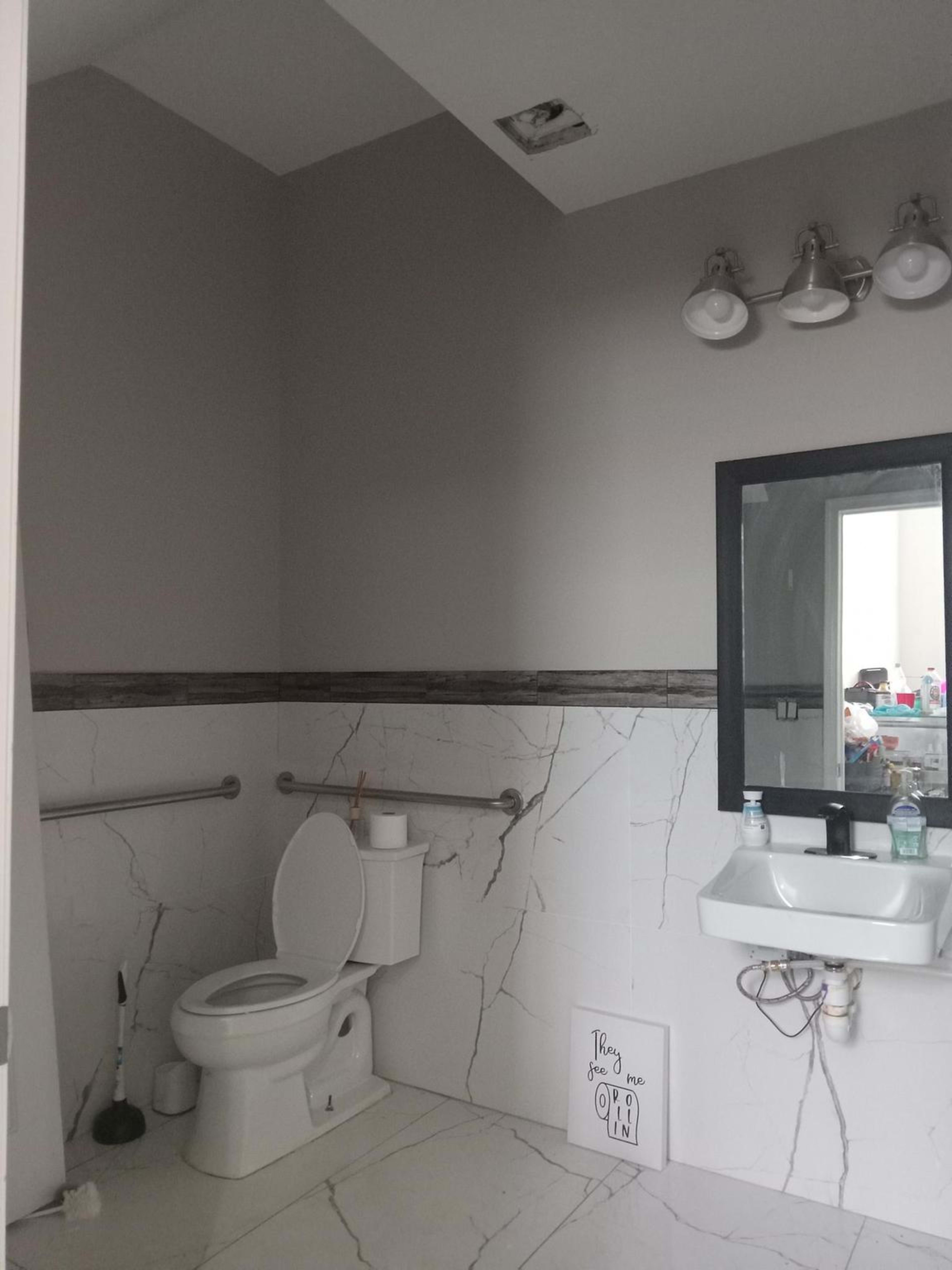 CORNER SPACE - STORE FRONT ON BOTH FRONT AND SIDE, COMPLETELY RENOVATED, ROOMY Image in Northeast Washington, Washington, DC