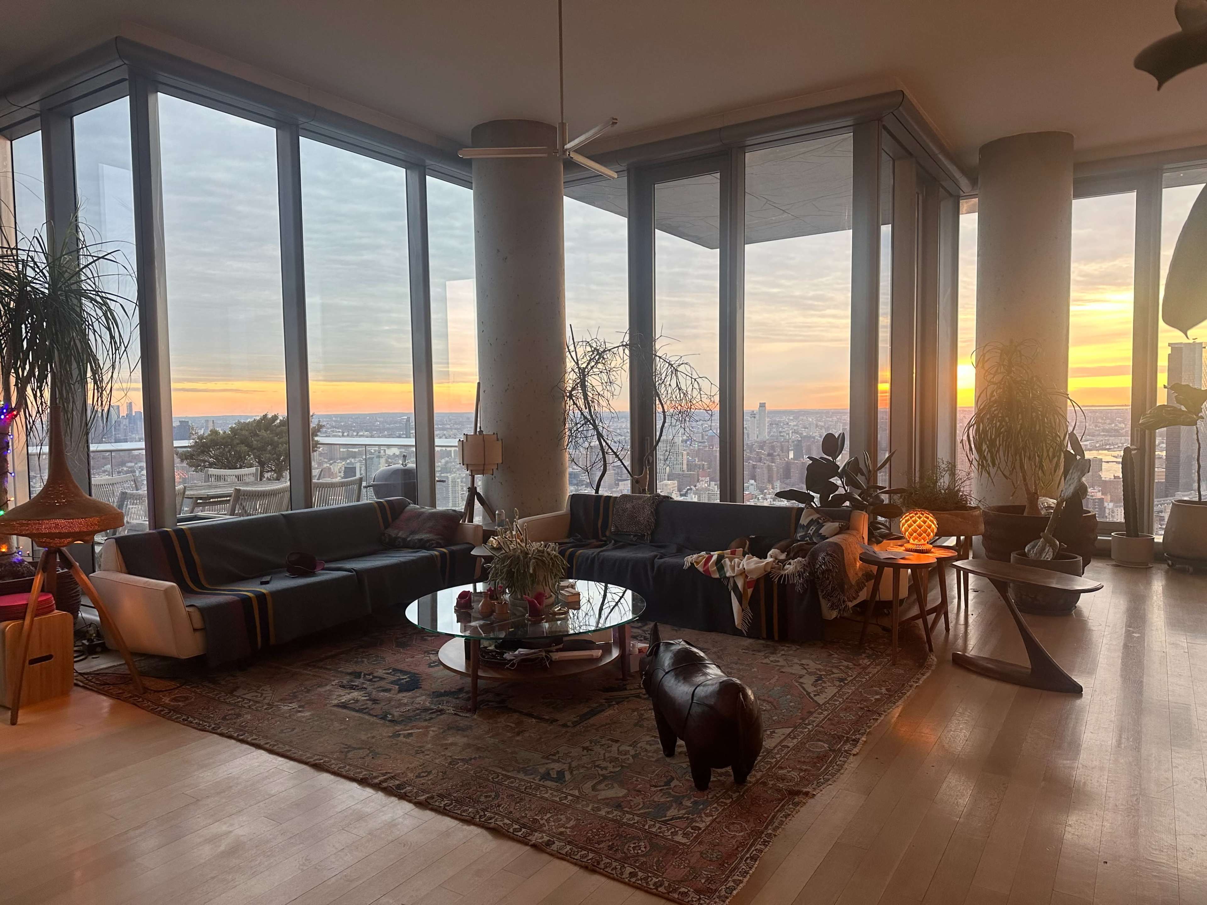 Panoramic Cinematic High-Rise Tribeca Penthouse with Outdoor Access Image in Lower Manhattan, New York, NY