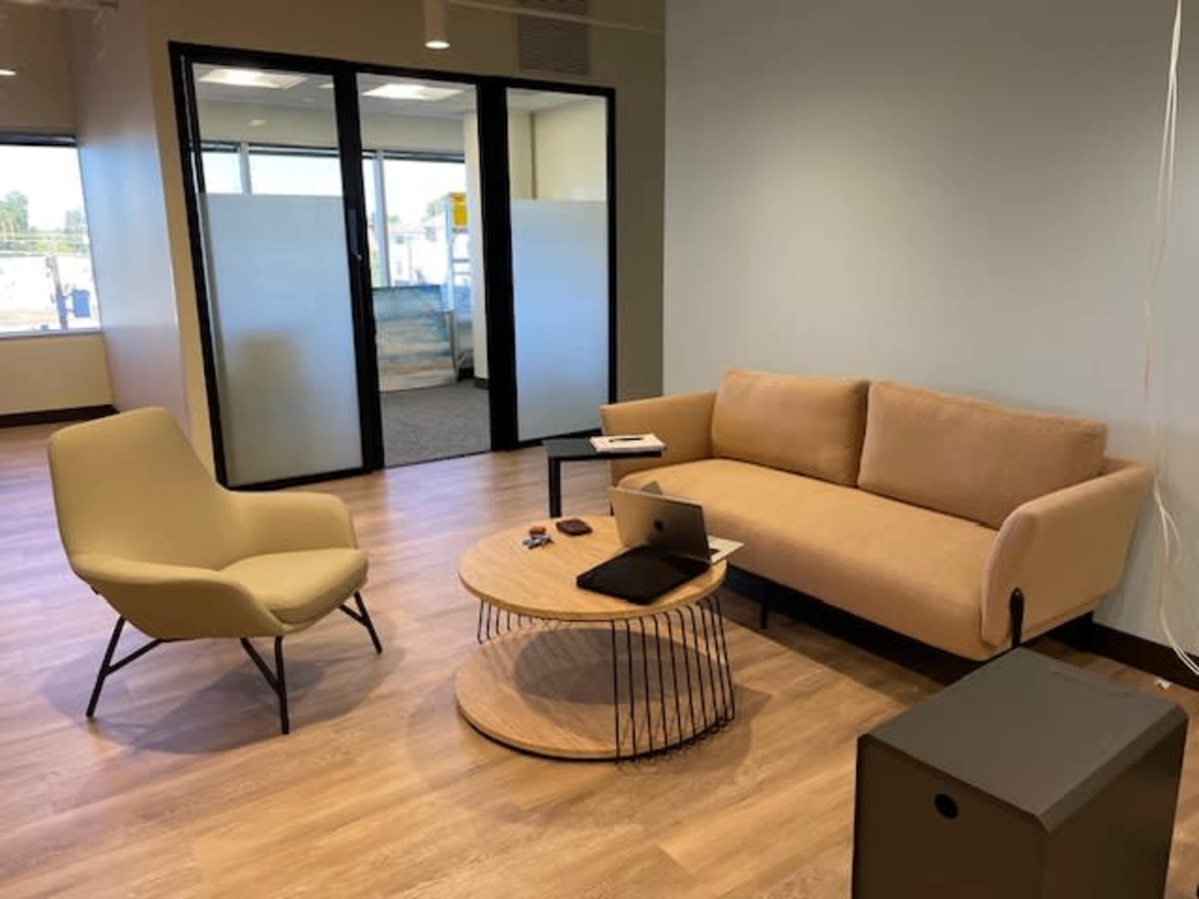 8 person conference room Image in Oak Lawn, DALLAS, TX