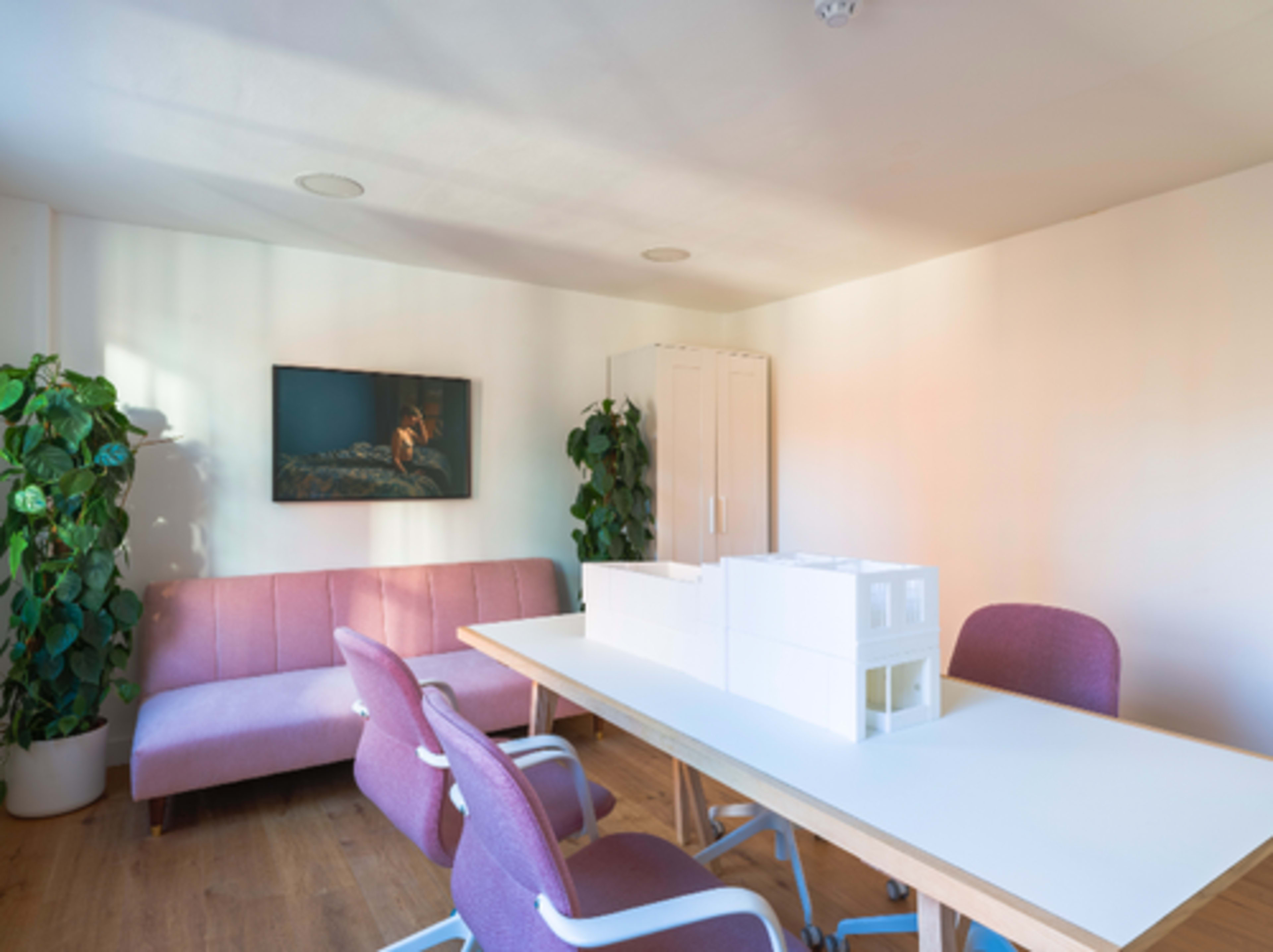 Unique Light Meeting Room - Room 1 Image in Holborn, London, ENG