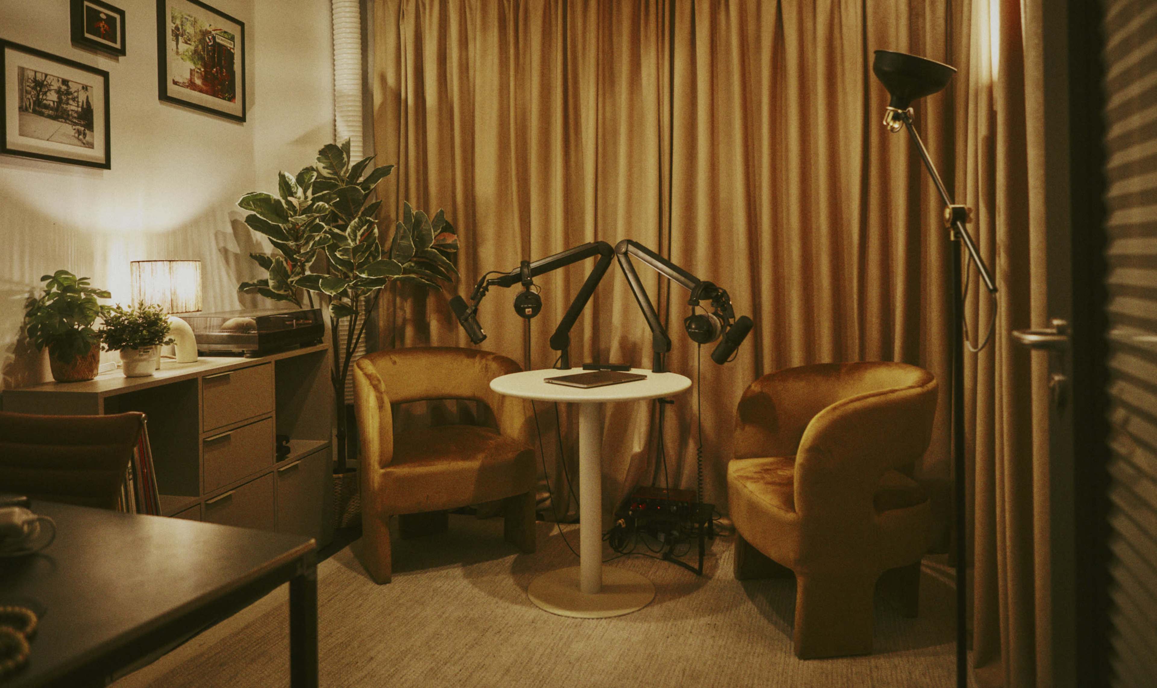 Podcast-Studio am Holzmarkt25 in Berlin Image in Friedrichshain, Berlin