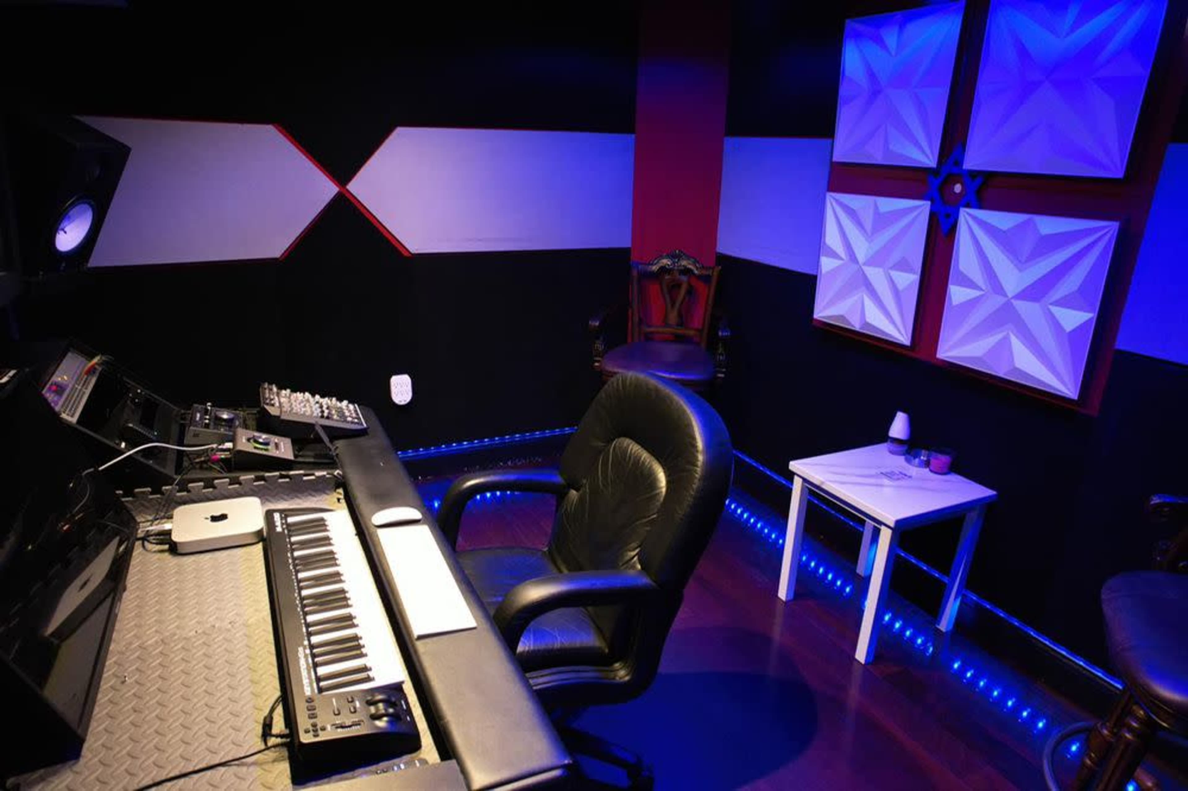 Premiere Industry Recording Studio Image in Country Club, Miami, FL
