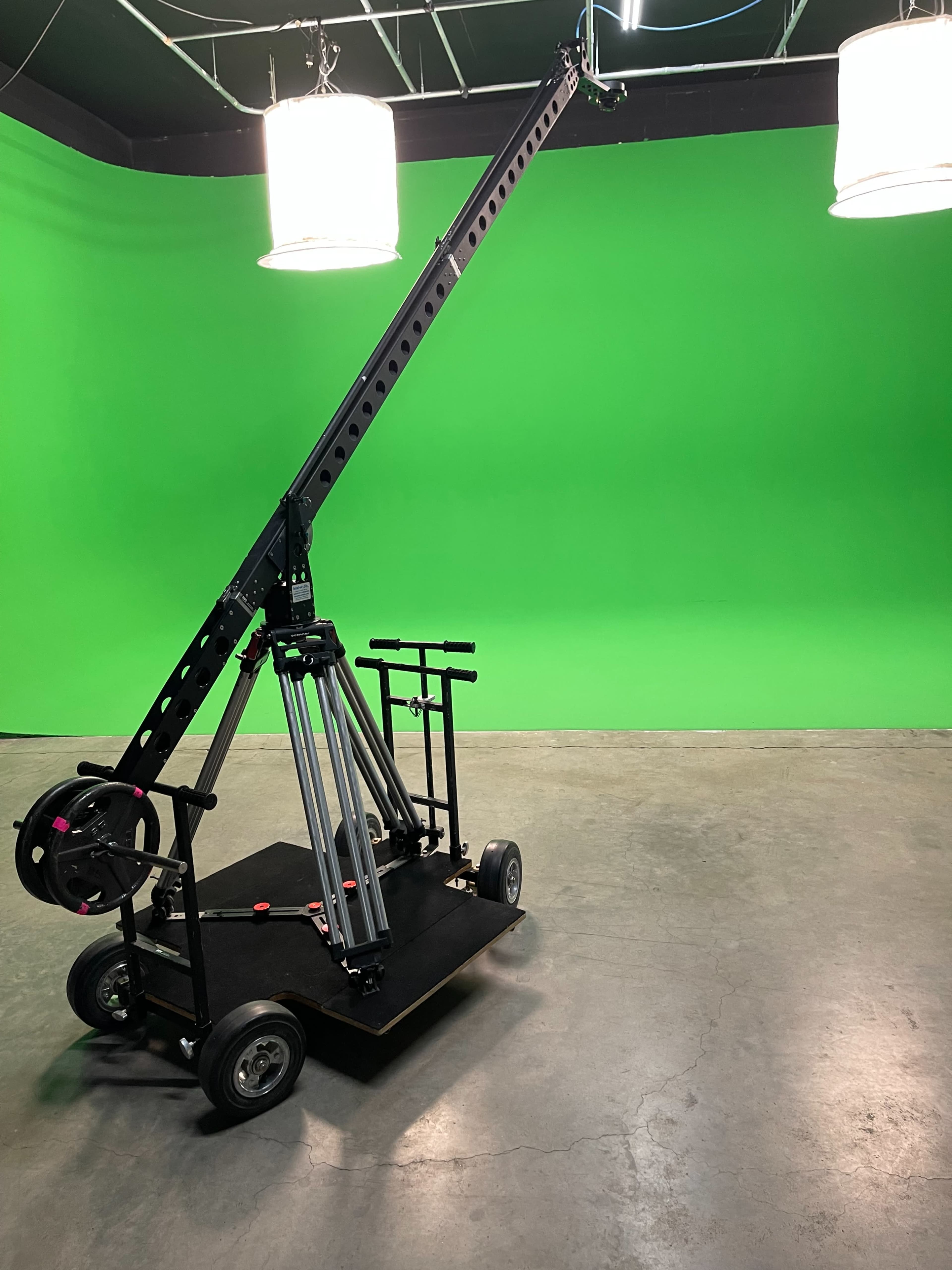 4,000 sqft Professional Video Studio with Green Screen & Green Cycloramic Screen. Image in Camelback East Village, Phoenix, AZ