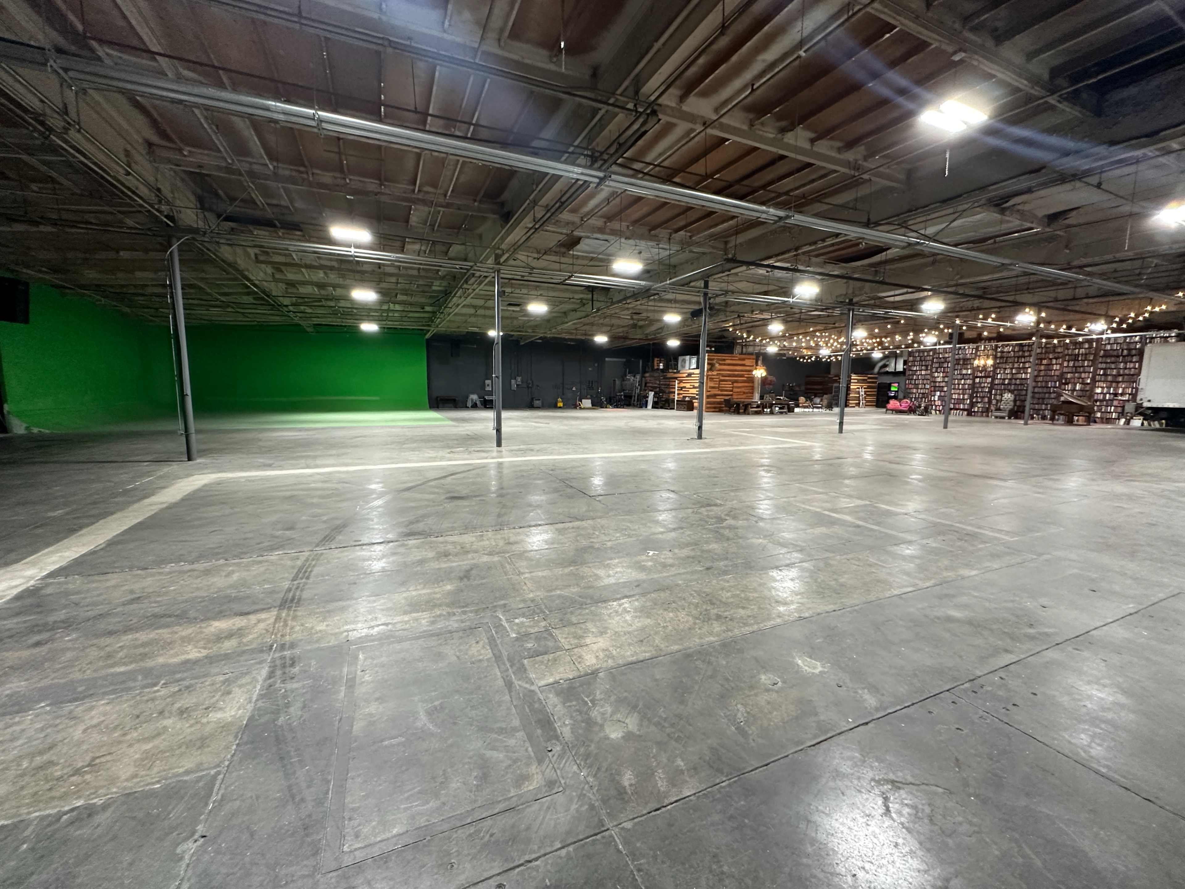 Huge DTLA 24-hour Production Studio - Unique Space Image in South Los Angeles, Los Angeles, CA