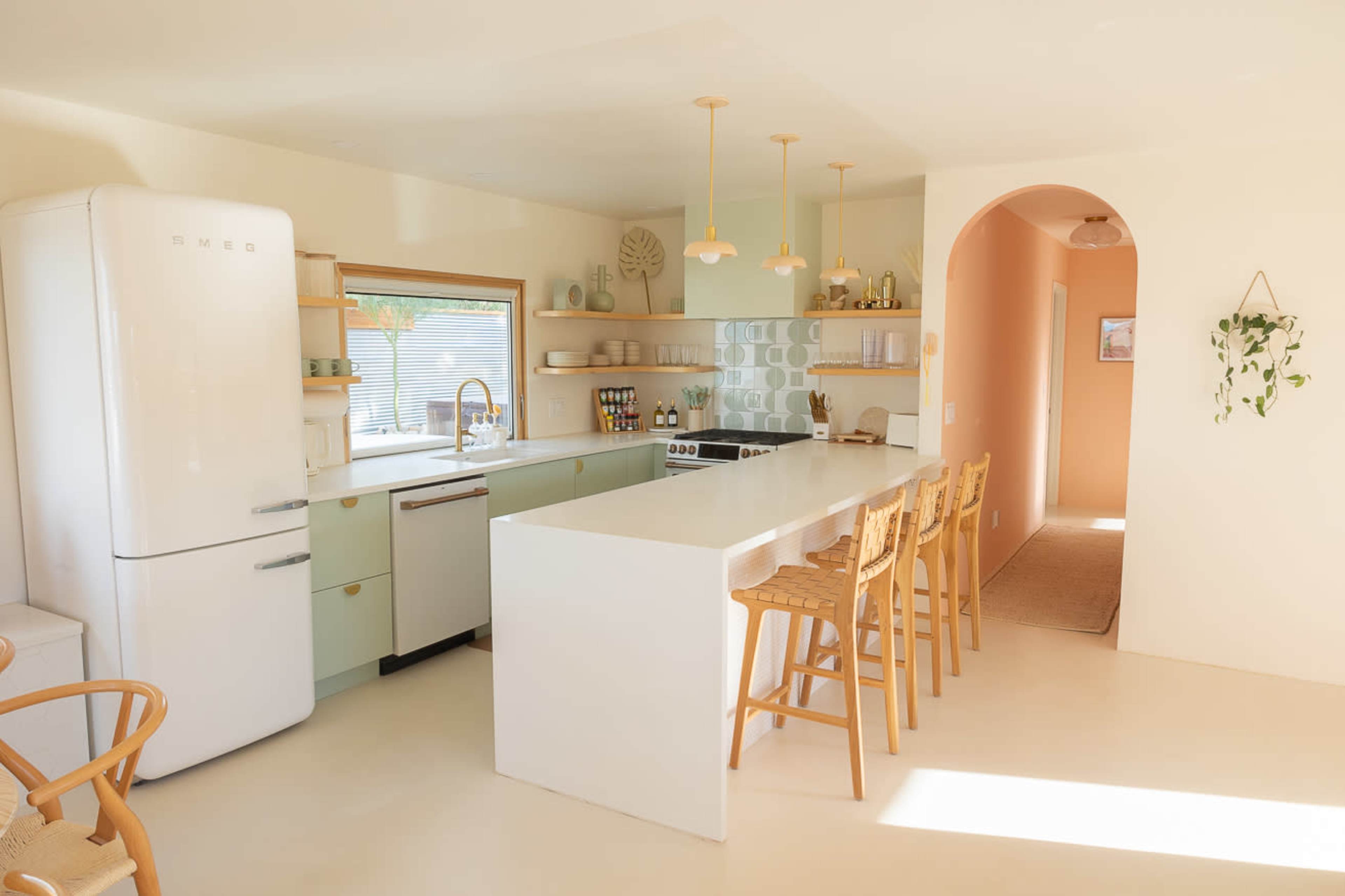 Colorful creative desert home with beautiful desert valley view Image in Joshua Tree, Joshua tree, CA