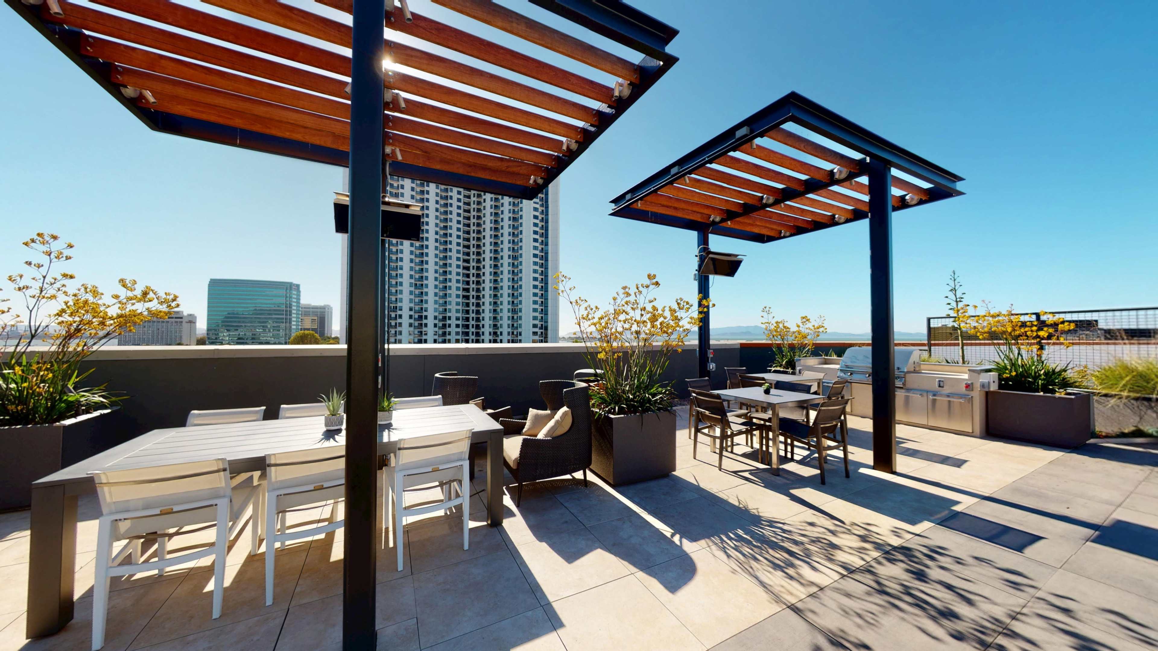 Rooftop with stunning East Bay and San Francisco skyline views Image in Emeryville, Emeryville, CA