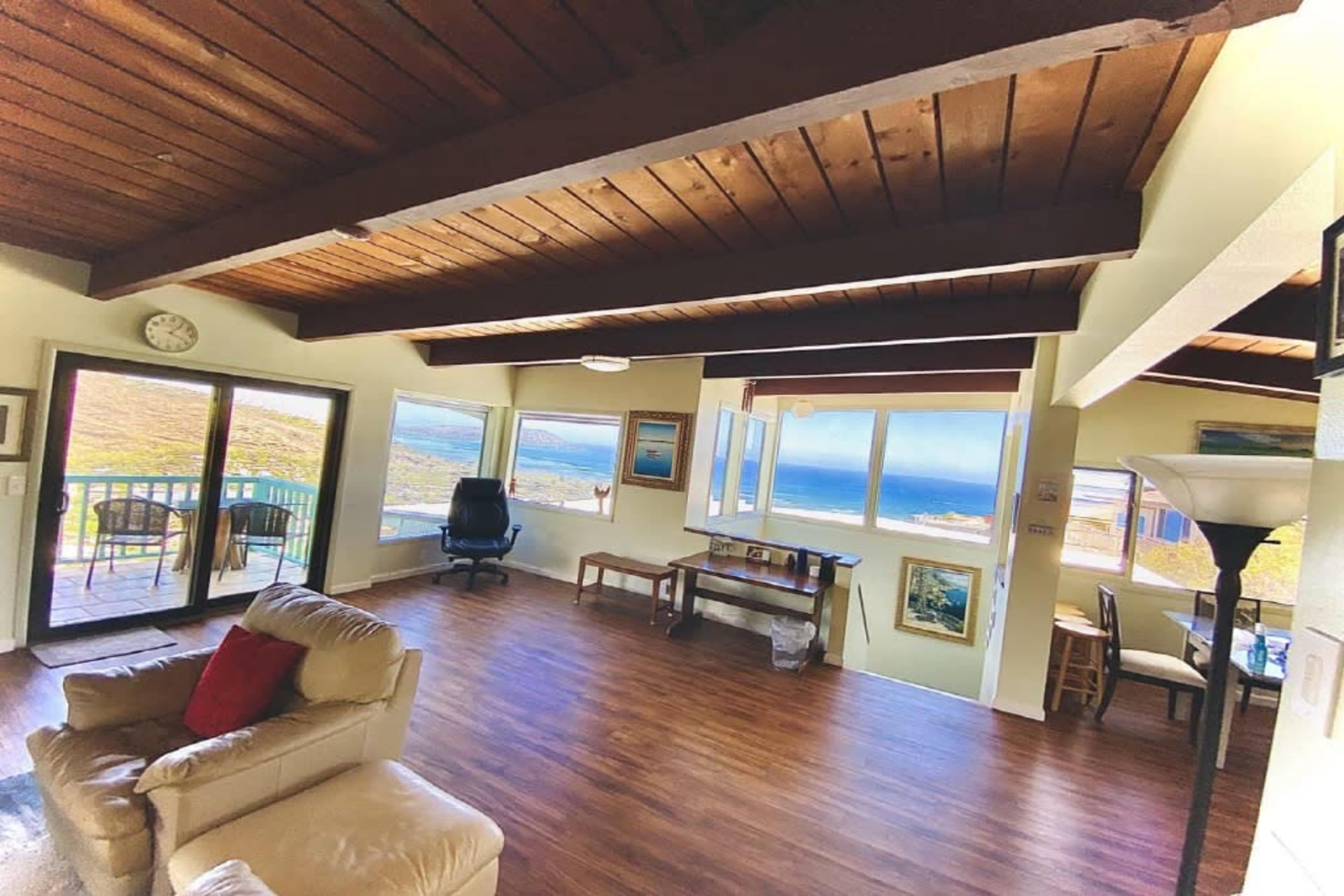 House with a Private Pool & Breathtaking Ocean View! Image in Kuliouou - Kalani Iki, Honolulu, HI