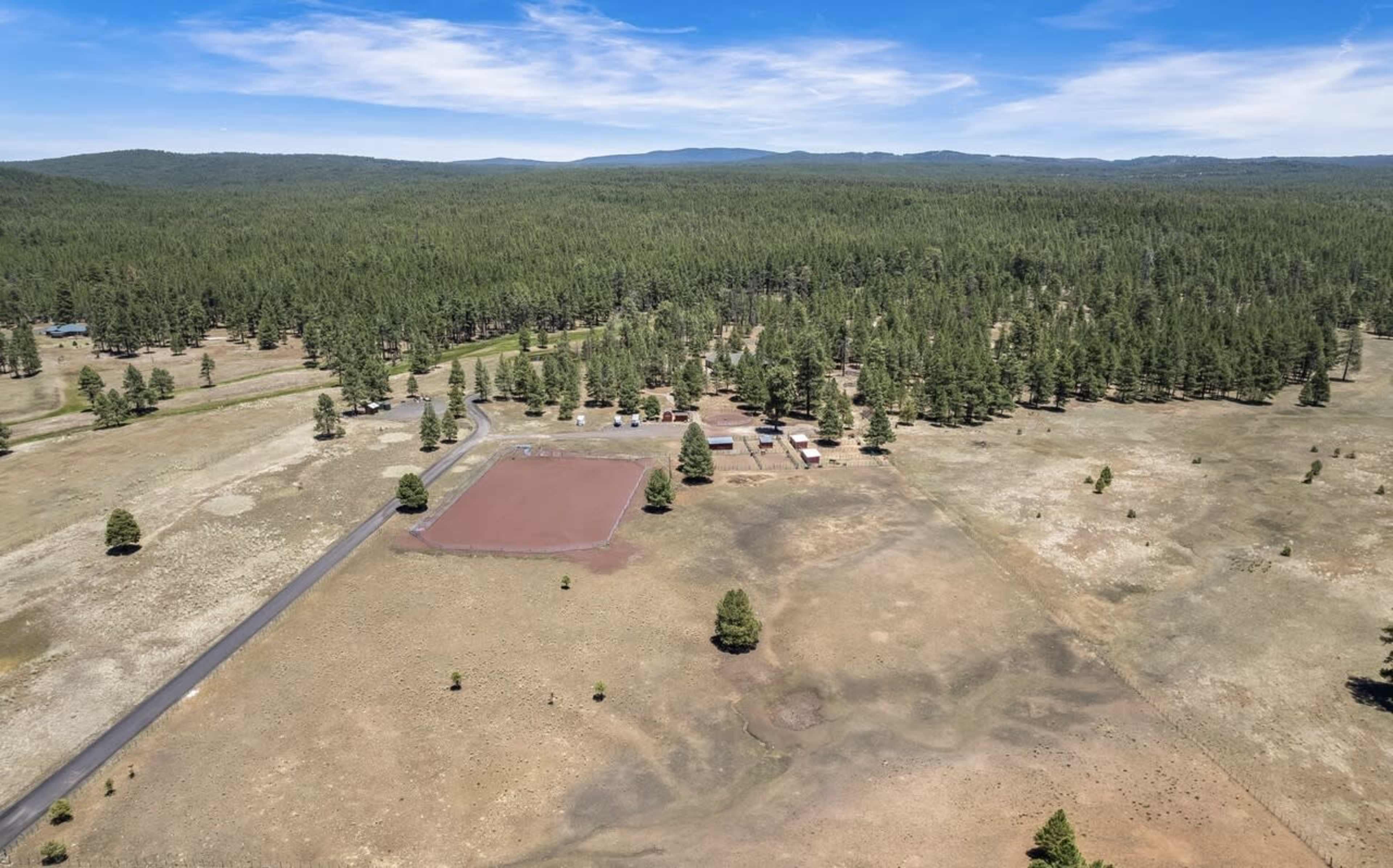 Stylish Ranch for Retreats, Shoots & Small Events Image in , Munds Park, AZ