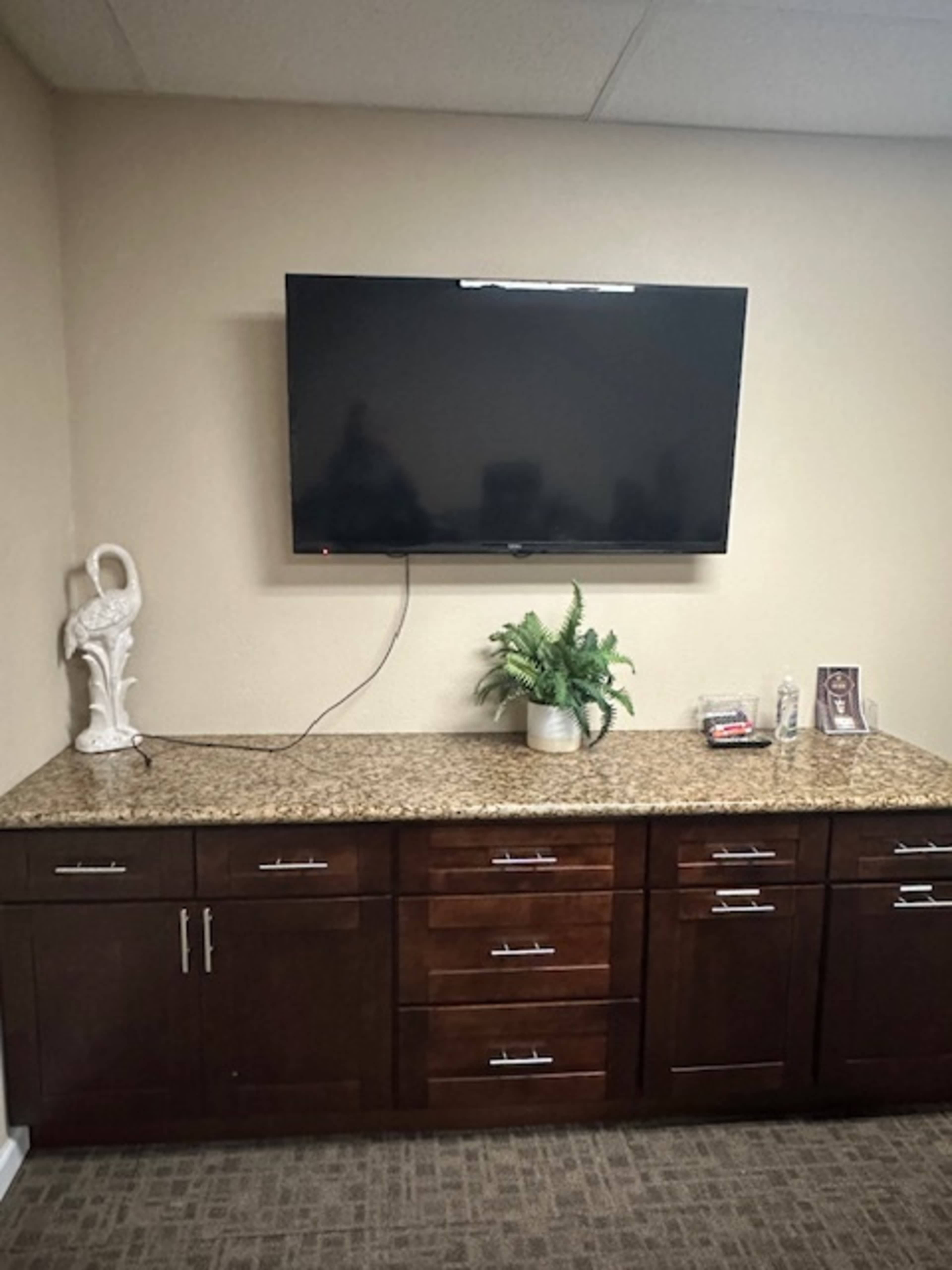 8 Person Conference Room Image in Victoria, Riverside, CA