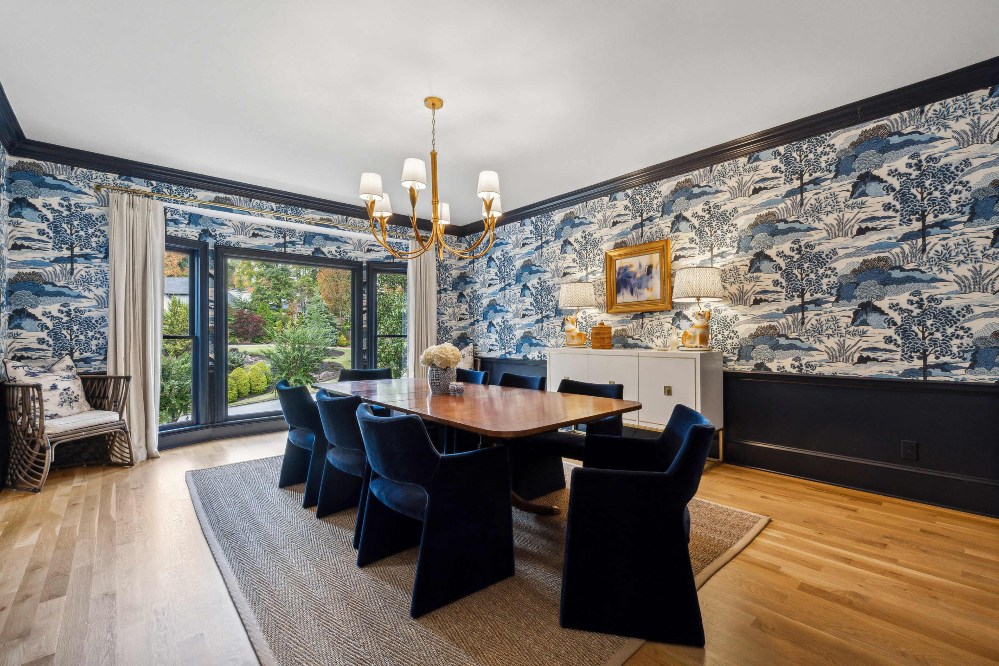 Roswell, Ga - Spacious Designer Home Image in Brookfield Country Club, Roswell, GA