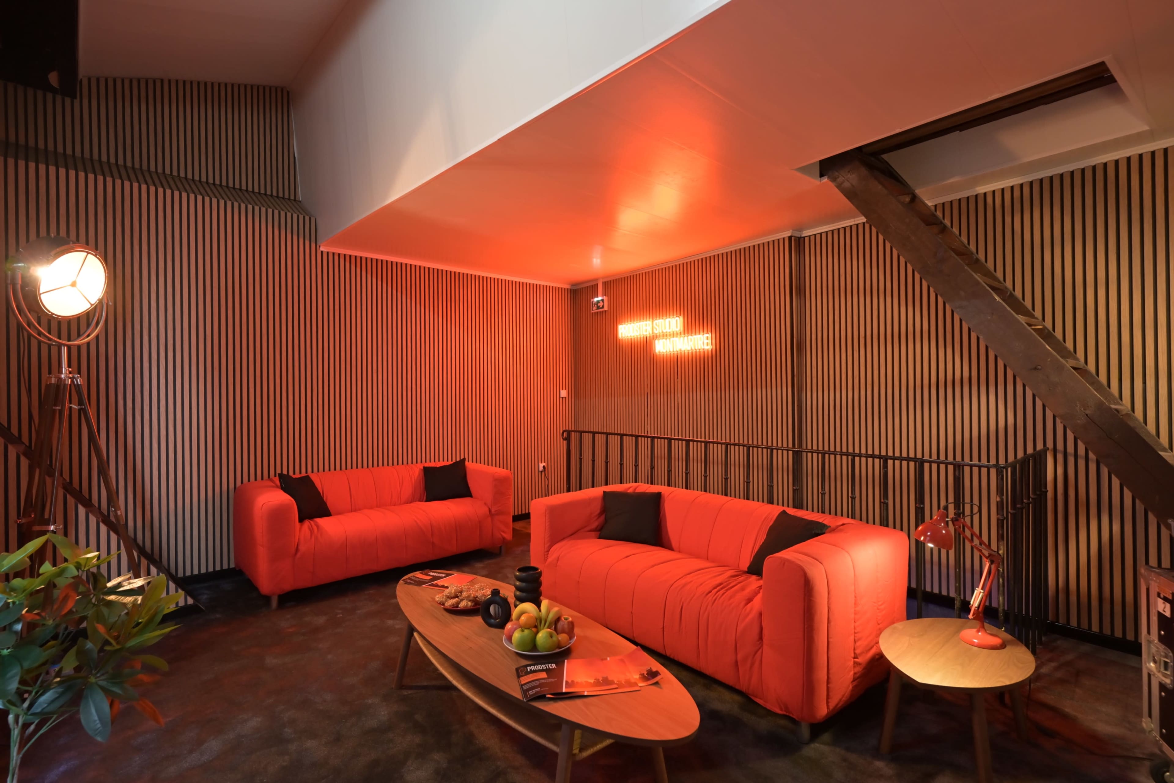 Studio fond vert à Montmartre – Plateau vidéo 25 m² avec régie intégrée Image in Clignancourt, Paris