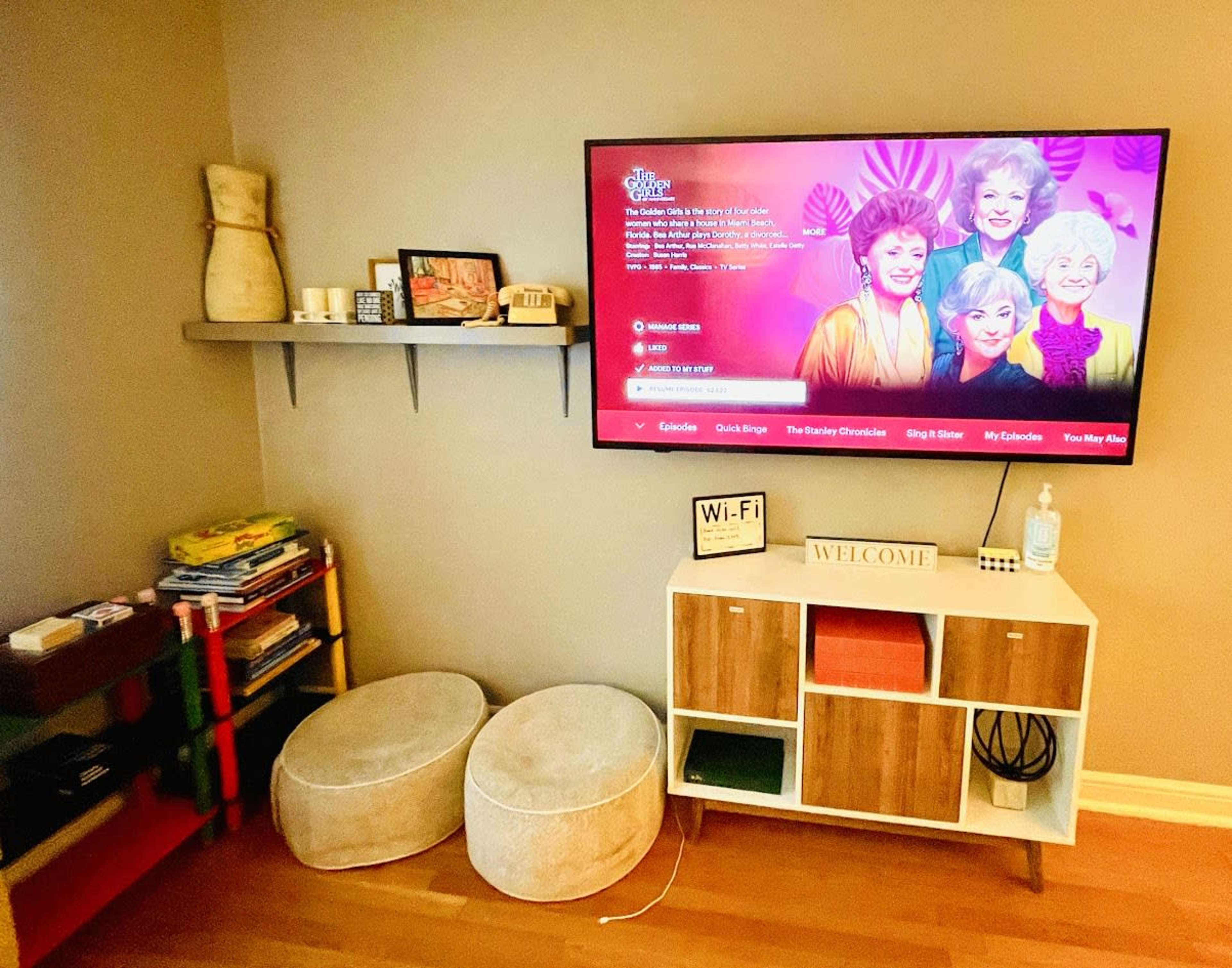 Golden Girls Inspired Retreat Image in Evanston, Evanston, IL